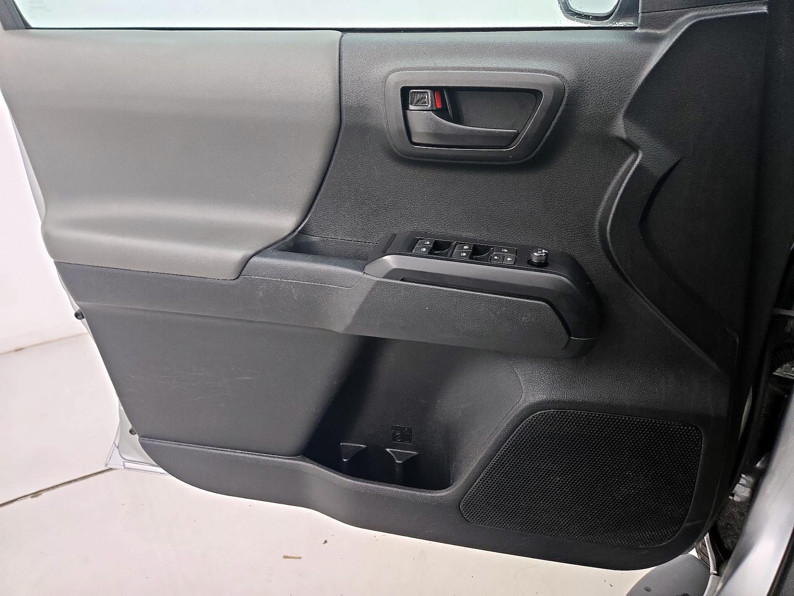 2022 Toyota Tacoma SR - Photo 13