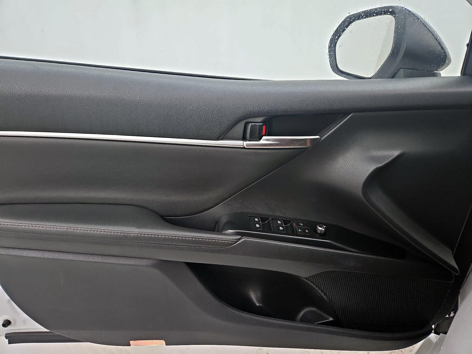 Thumbnail: 2019 Toyota Camry - 12