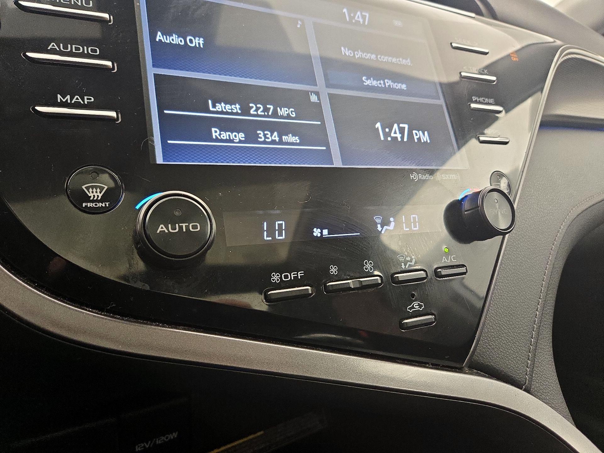 Thumbnail: 2019 Toyota Camry - 16