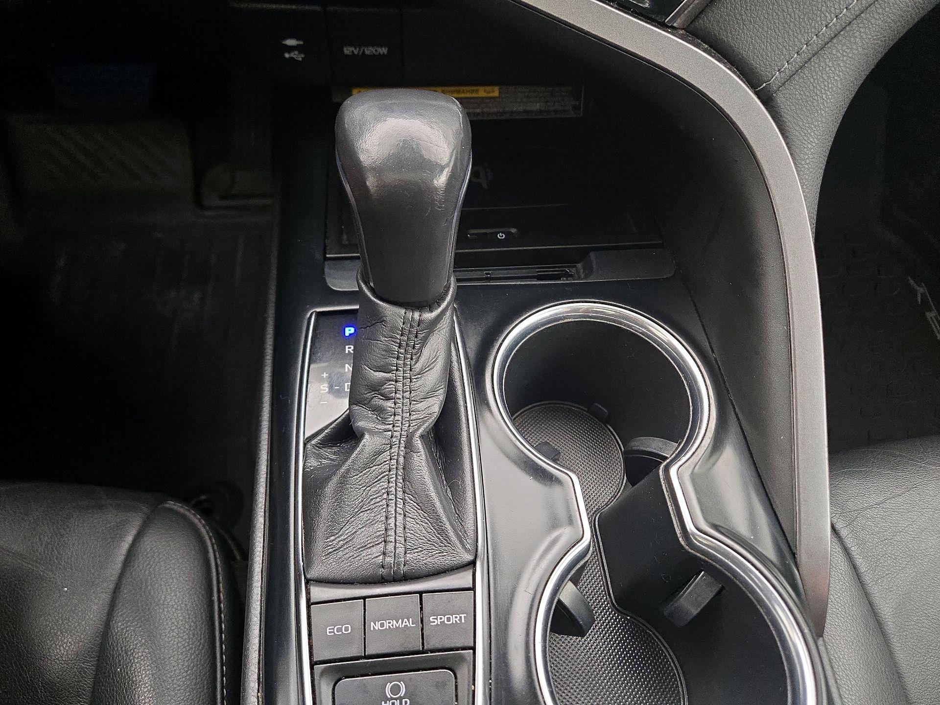 Thumbnail: 2019 Toyota Camry - 17