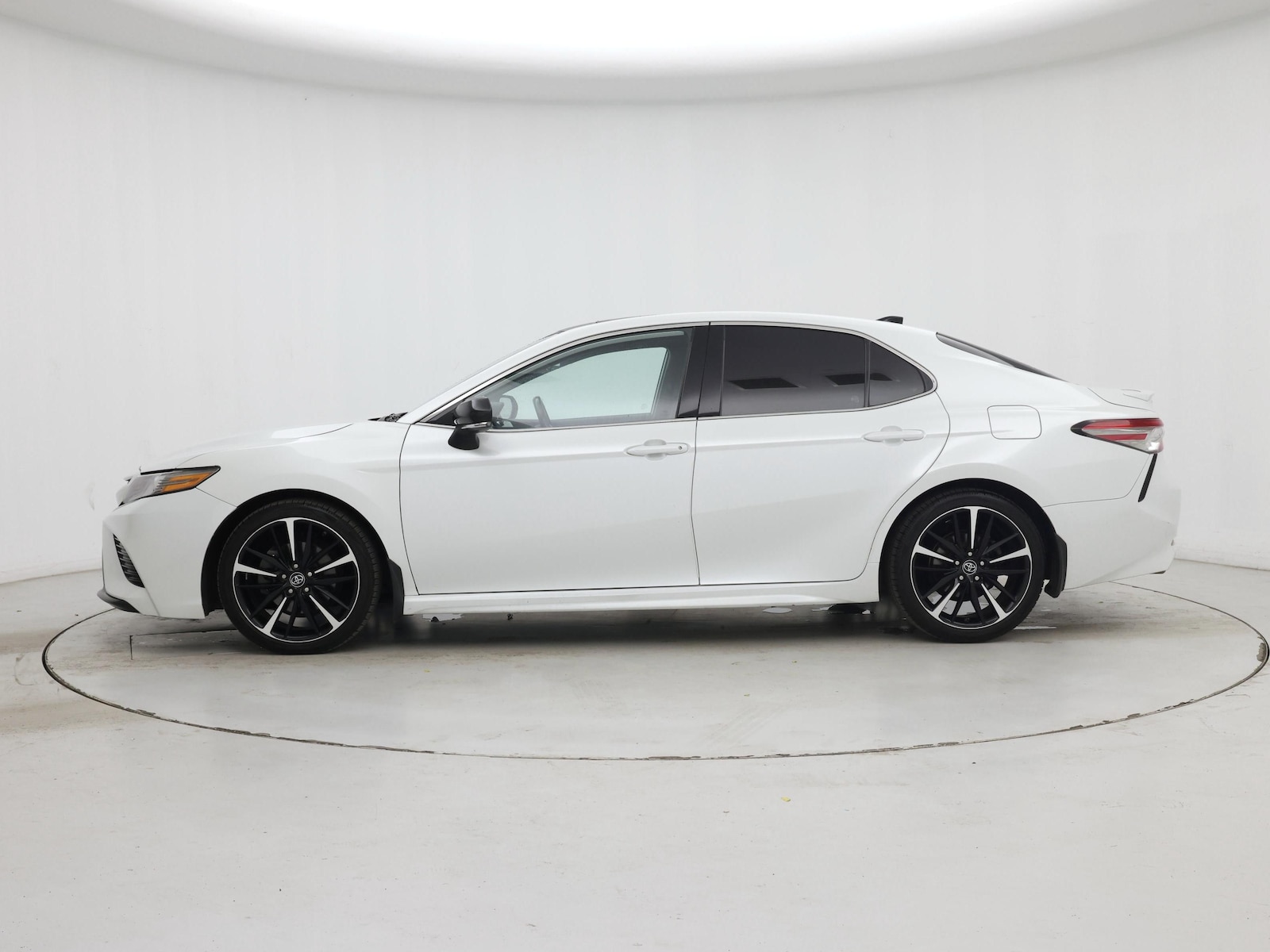 2019 Toyota Camry XSE - Photo 4