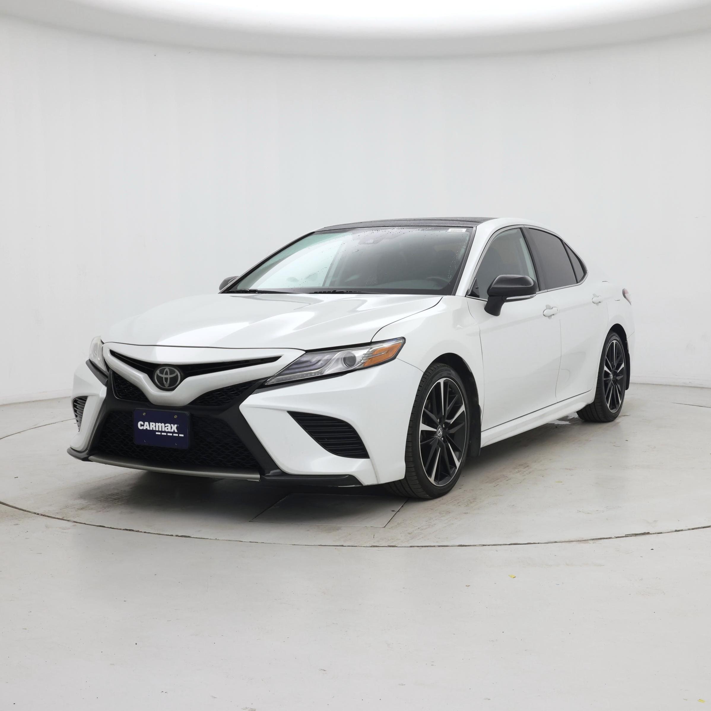 Thumbnail: 2019 Toyota Camry - 4