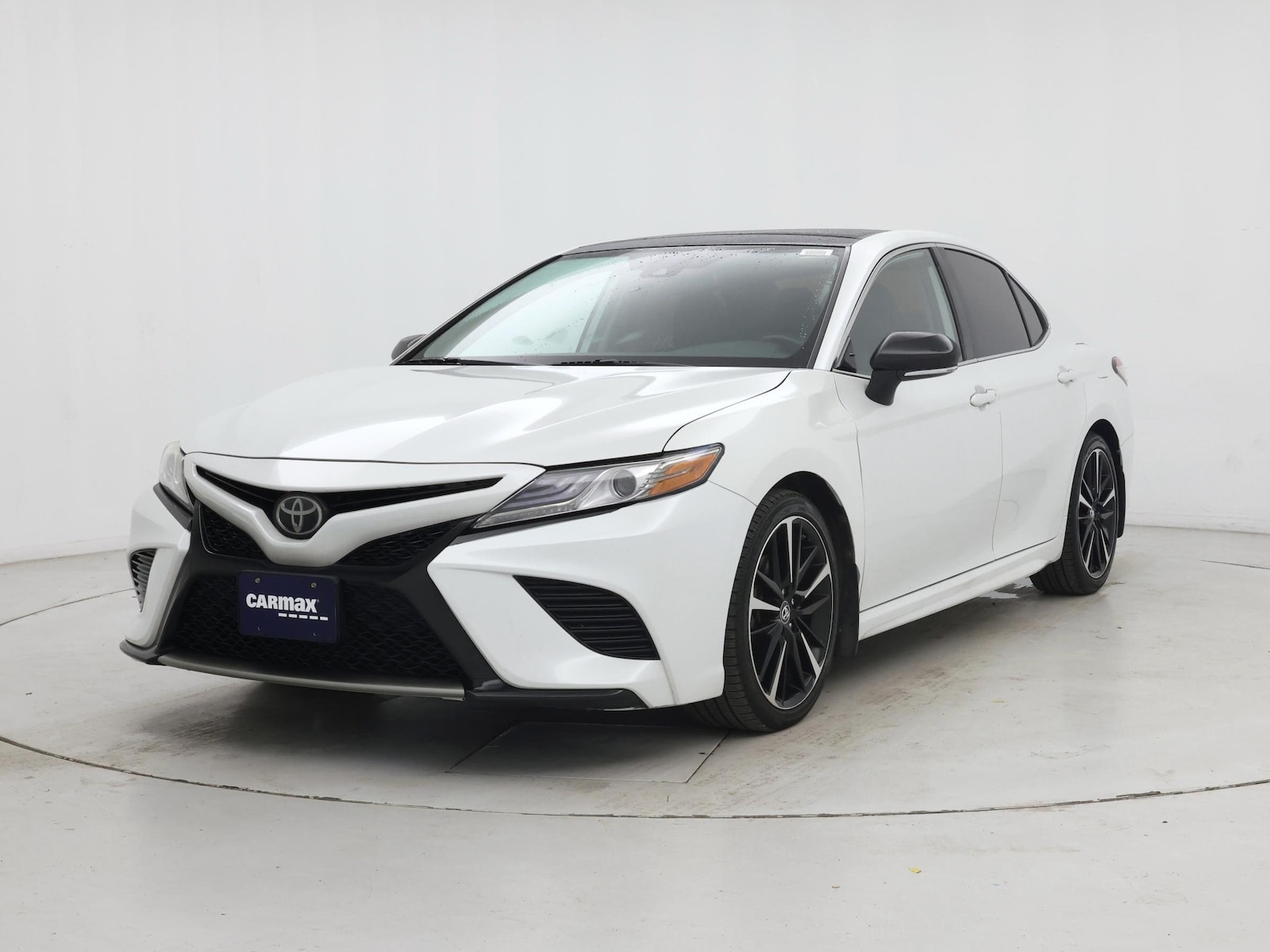 2019 Toyota Camry XSE - Photo 5