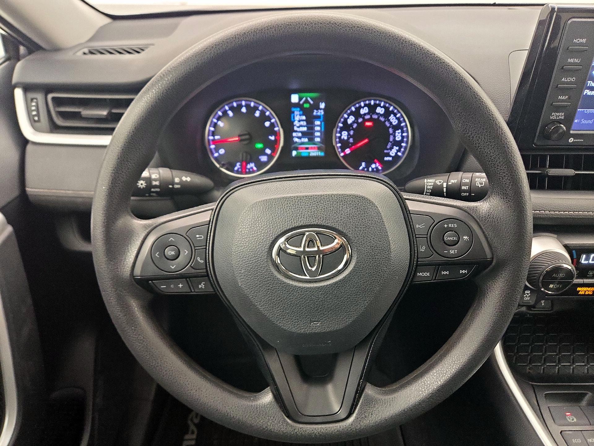 Thumbnail: 2021 Toyota RAV4 - 10