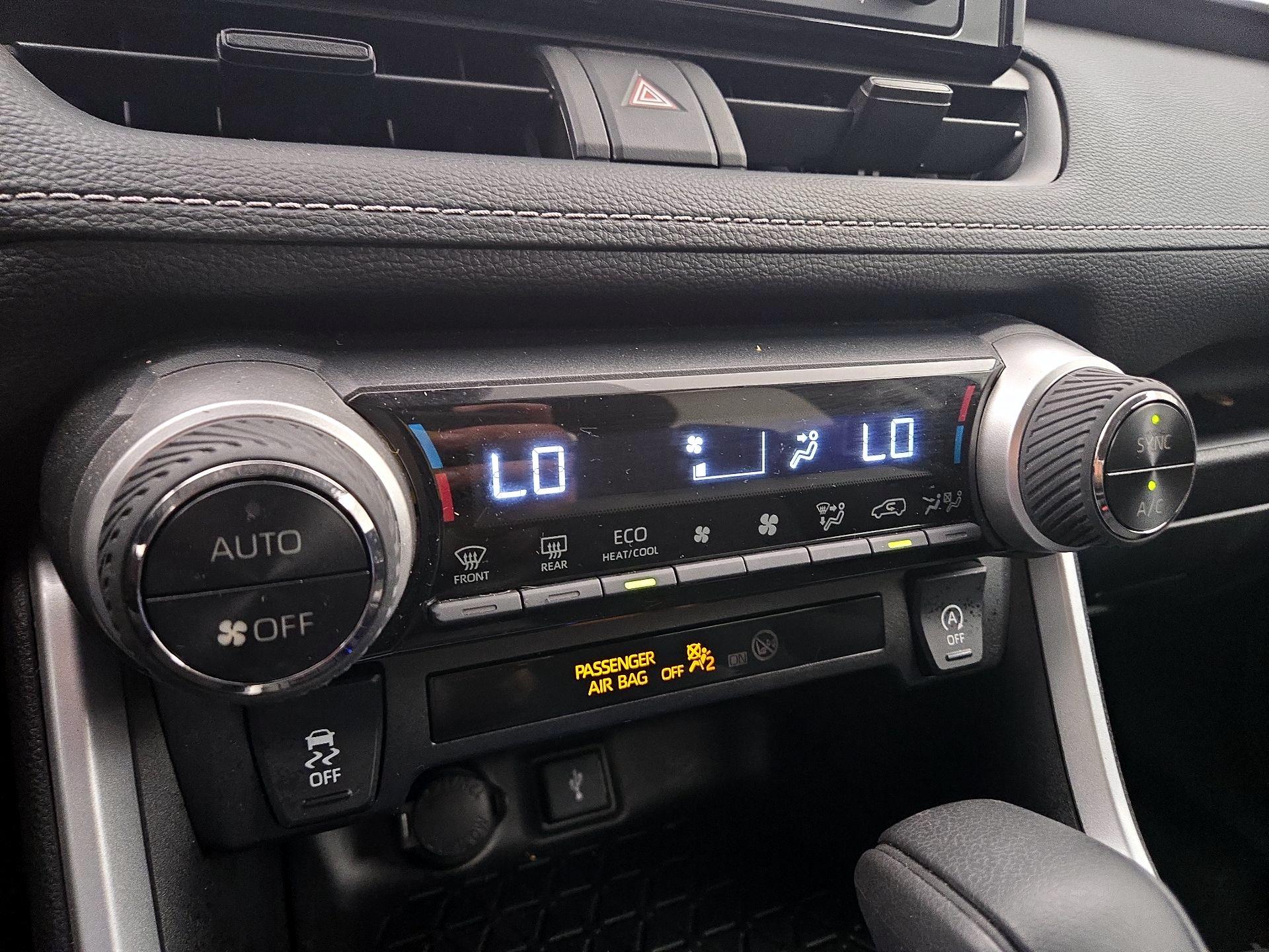 Thumbnail: 2021 Toyota RAV4 - 16