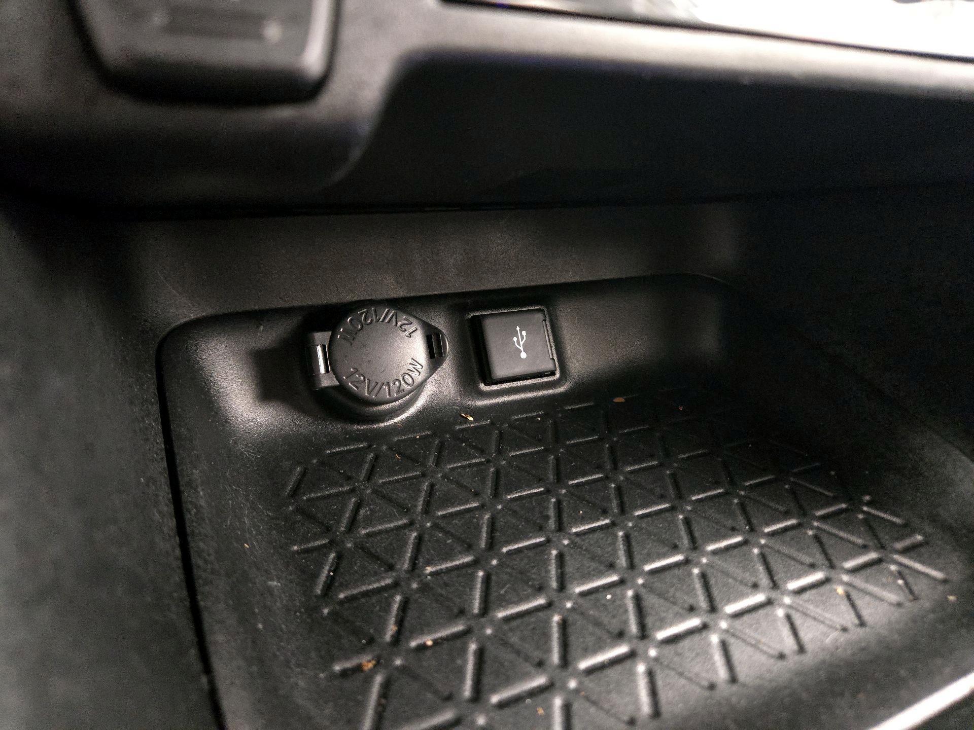 Thumbnail: 2021 Toyota RAV4 - 18
