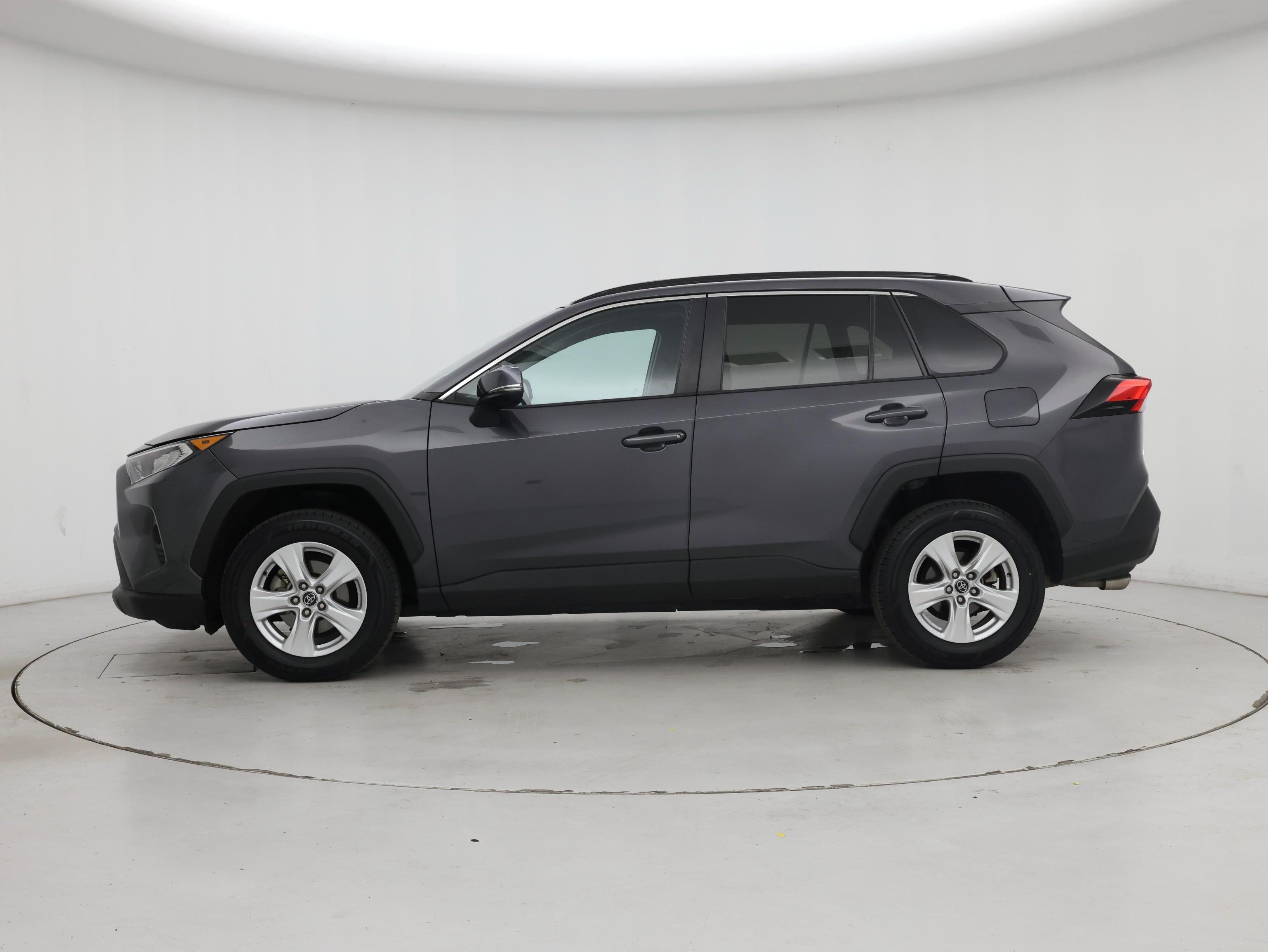 Thumbnail: 2021 Toyota RAV4 - 3
