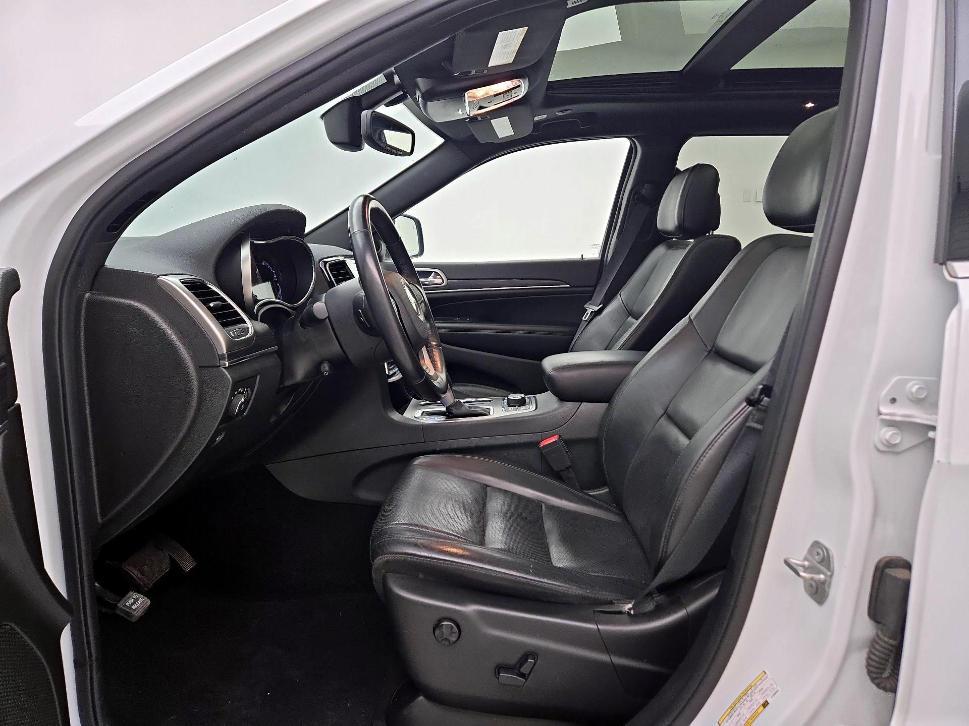 Thumbnail: 2020 Jeep Grand Cherokee - 11