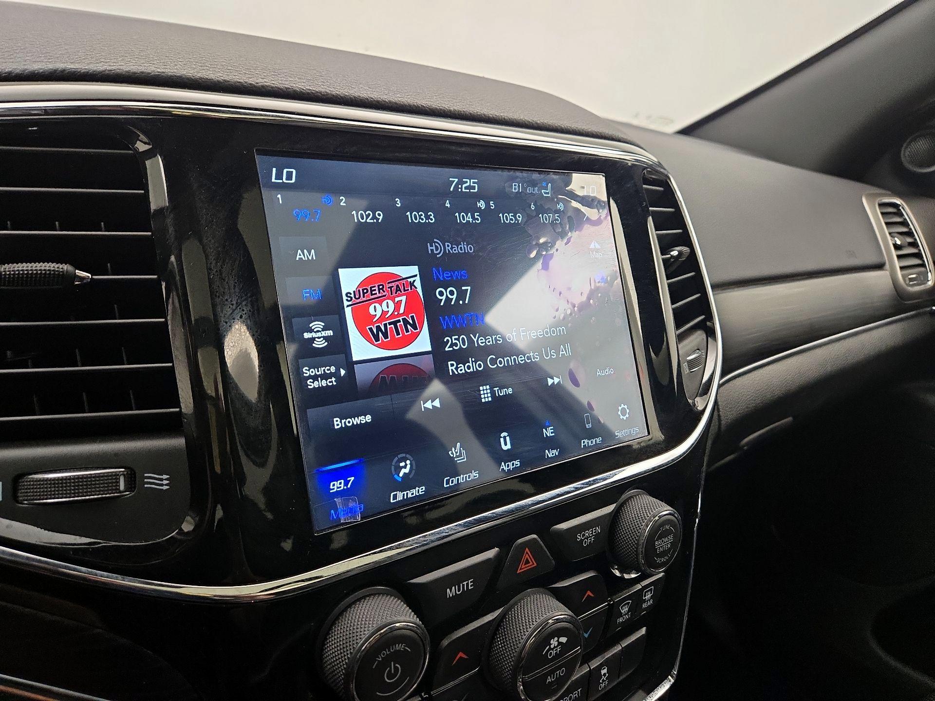 Thumbnail: 2020 Jeep Grand Cherokee - 16