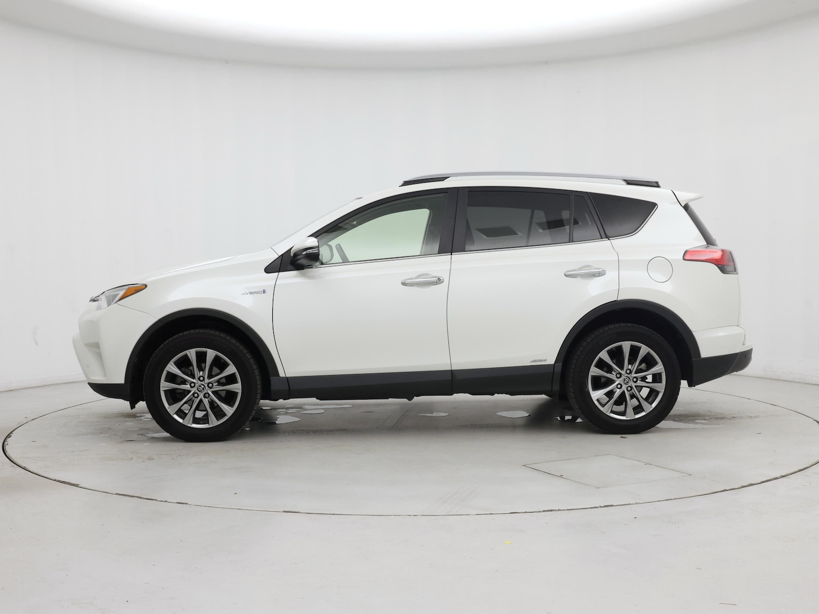 2017 Toyota RAV4 Limited - Photo 4