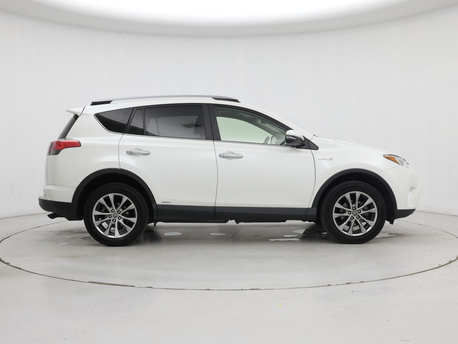 2017 Toyota RAV4 Limited - Photo 8