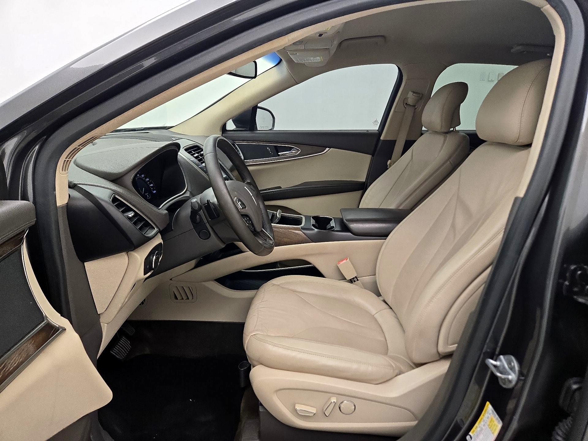 Thumbnail: 2017 Lincoln MKX - 11