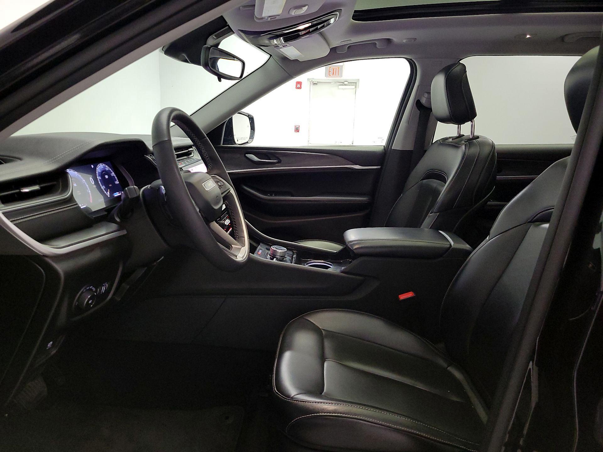 Thumbnail: 2023 Jeep Grand Cherokee L - 11