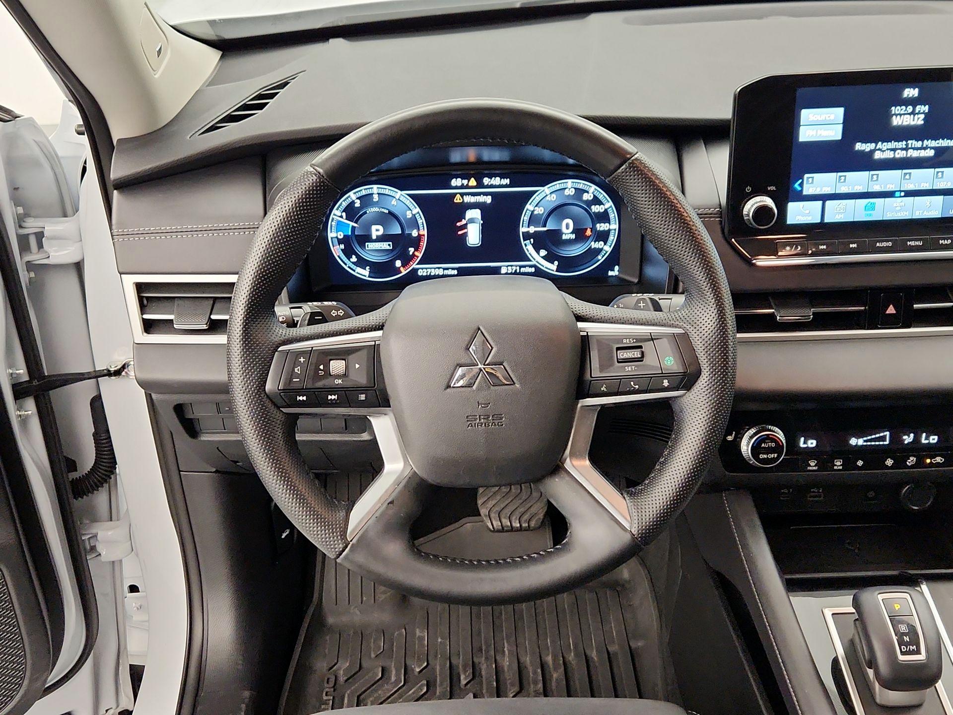 Thumbnail: 2024 Mitsubishi Outlander - 10