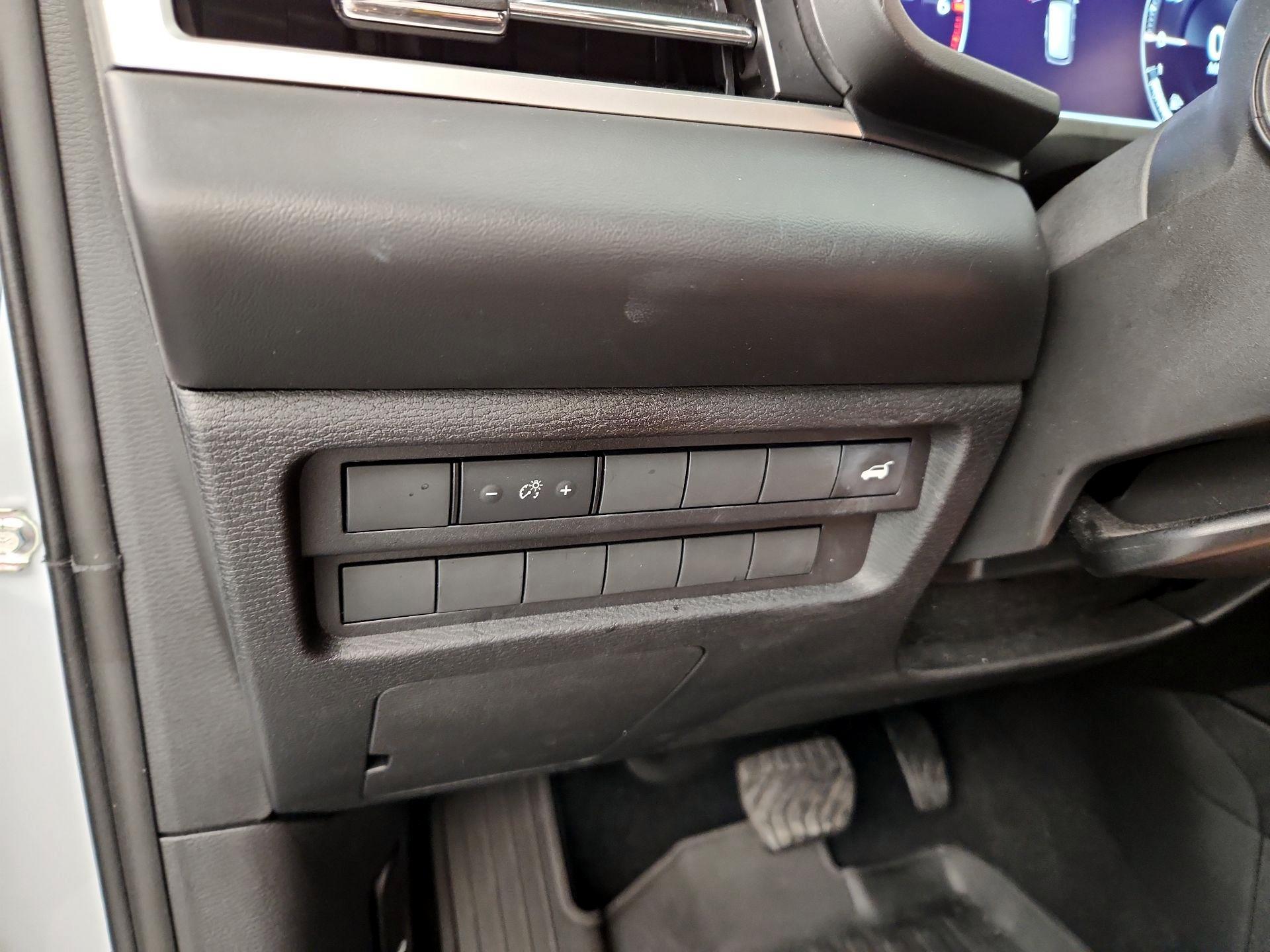 Thumbnail: 2024 Mitsubishi Outlander - 13