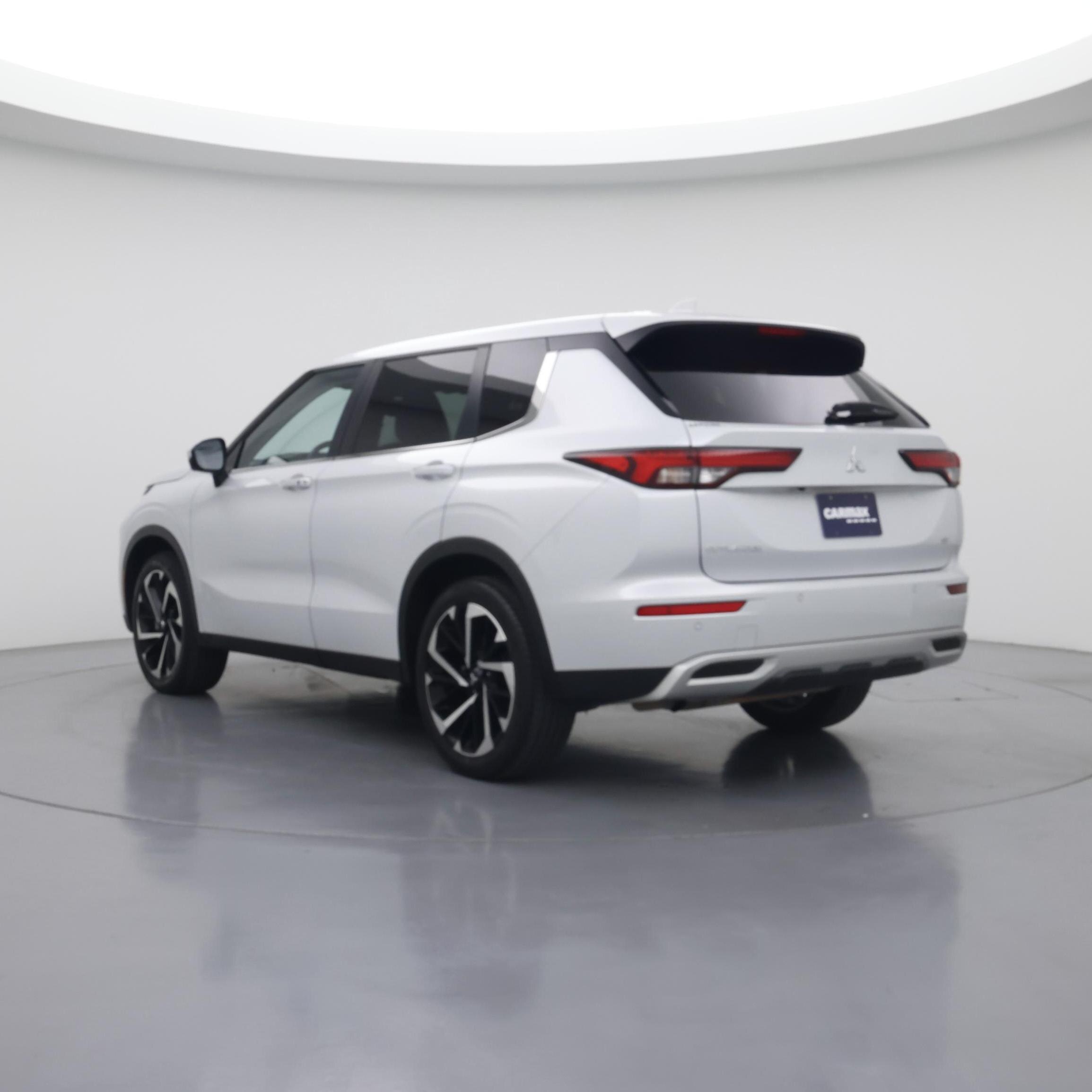 Thumbnail: 2024 Mitsubishi Outlander - 2