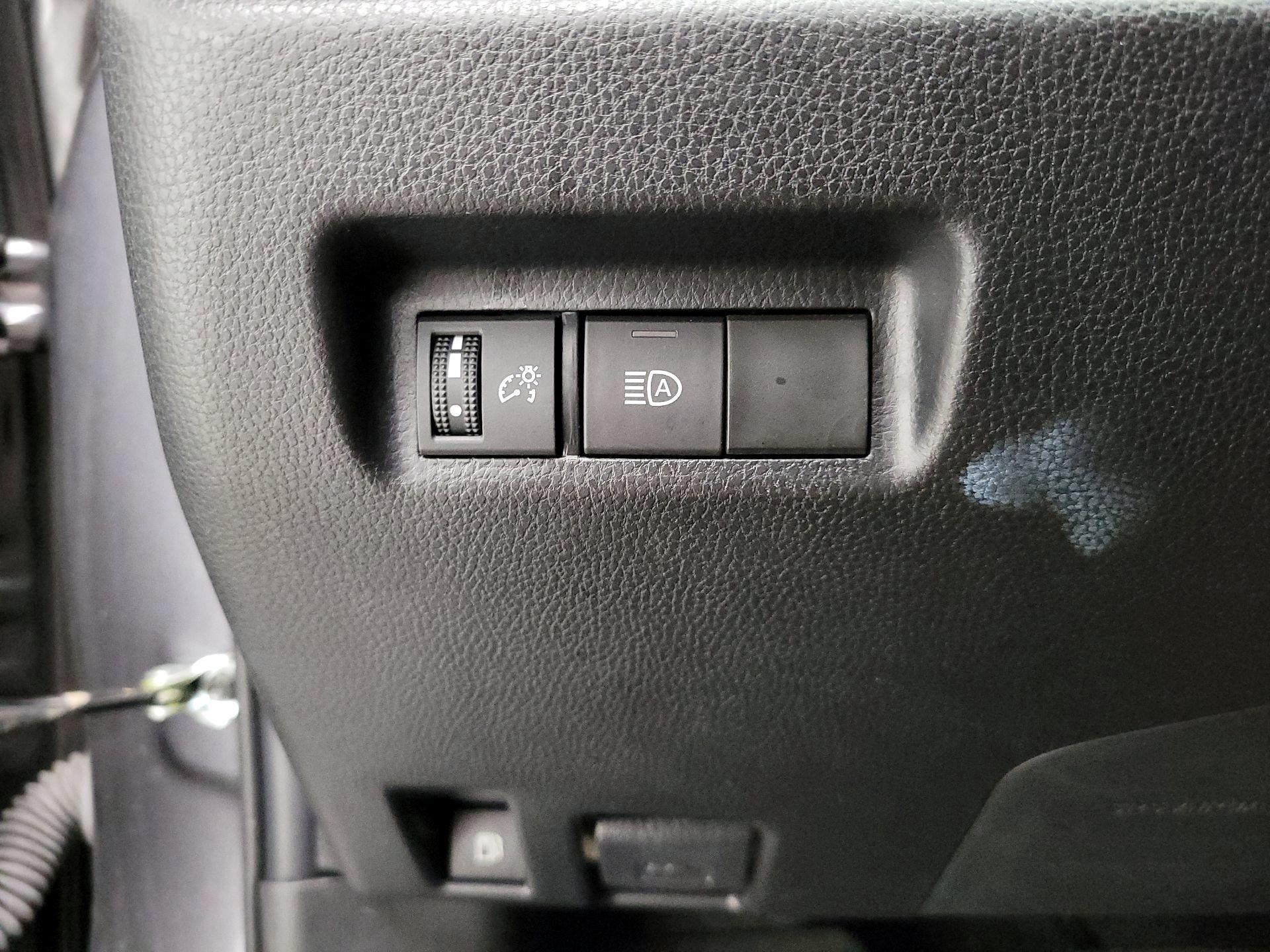 Thumbnail: 2022 Toyota RAV4 - 13