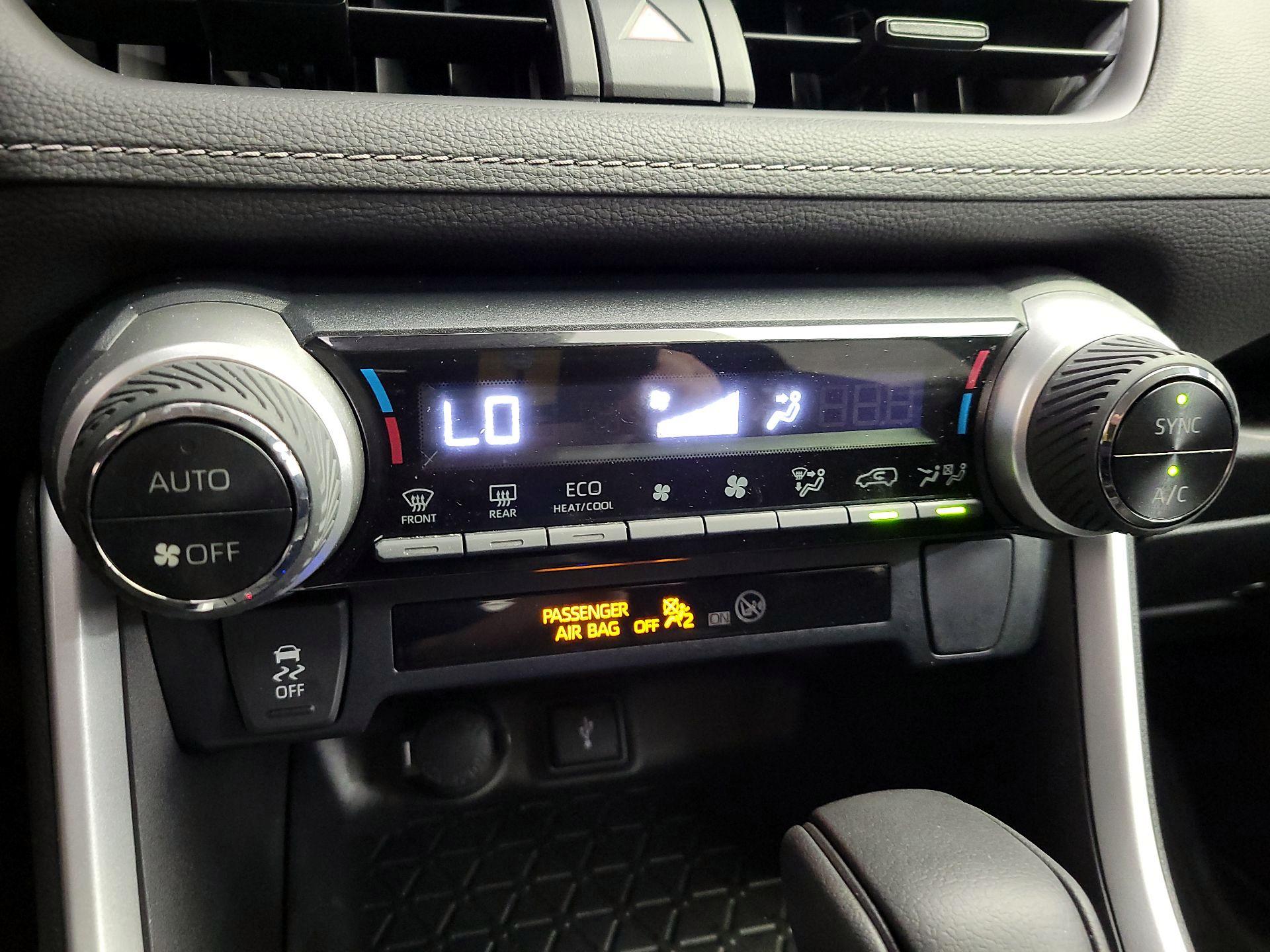 Thumbnail: 2022 Toyota RAV4 - 16