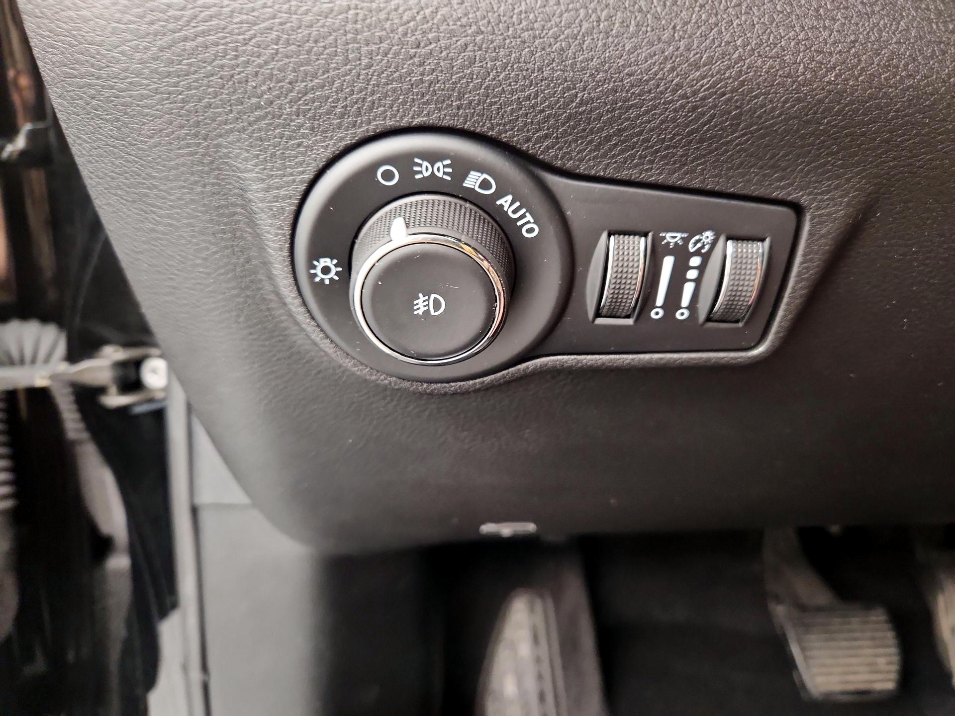 Thumbnail: 2023 Jeep Compass - 13