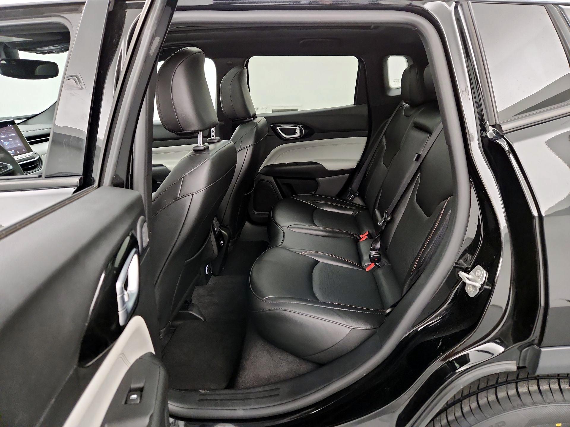 Thumbnail: 2023 Jeep Compass - 20