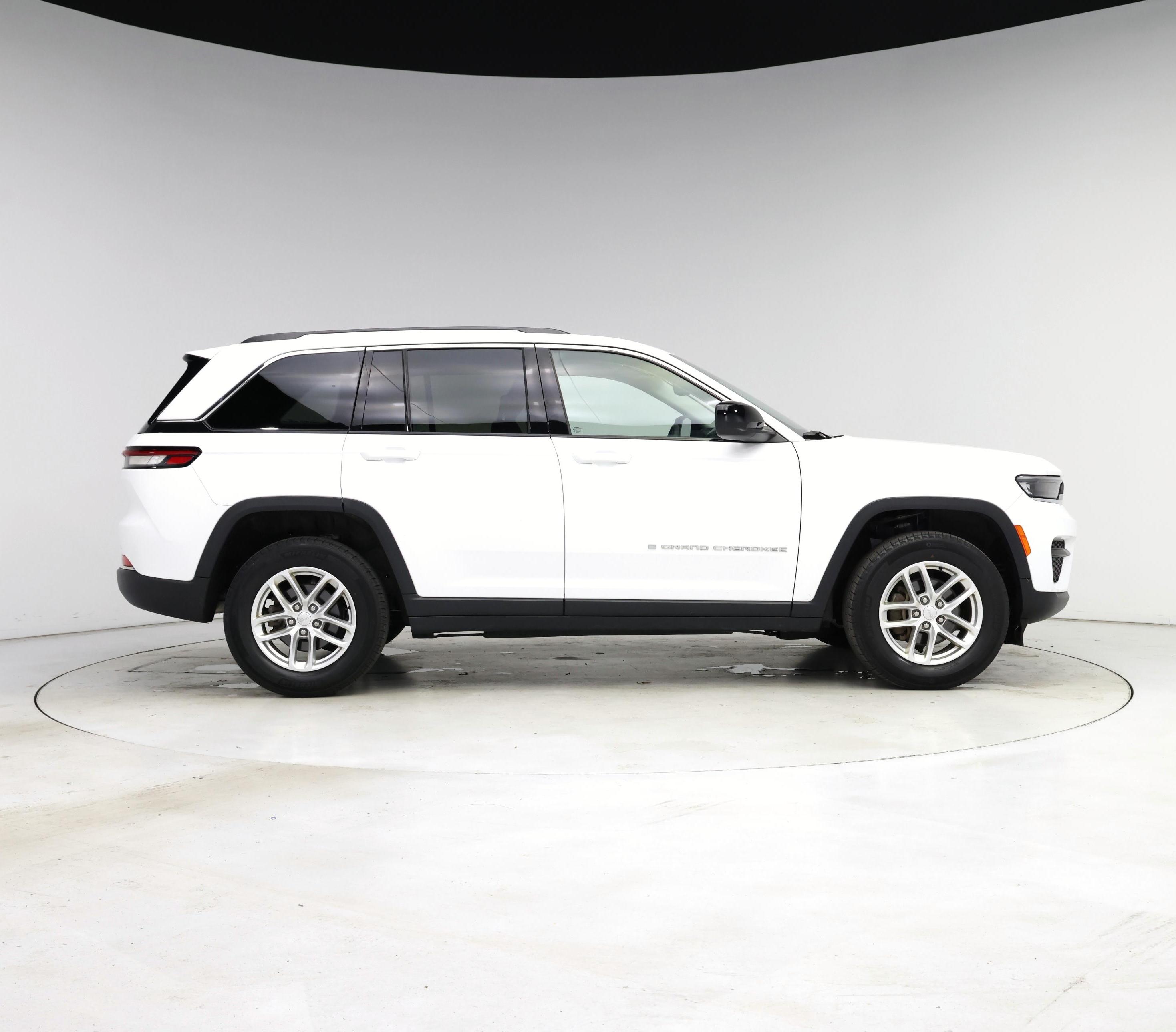 Thumbnail: 2023 Jeep Grand Cherokee - 7