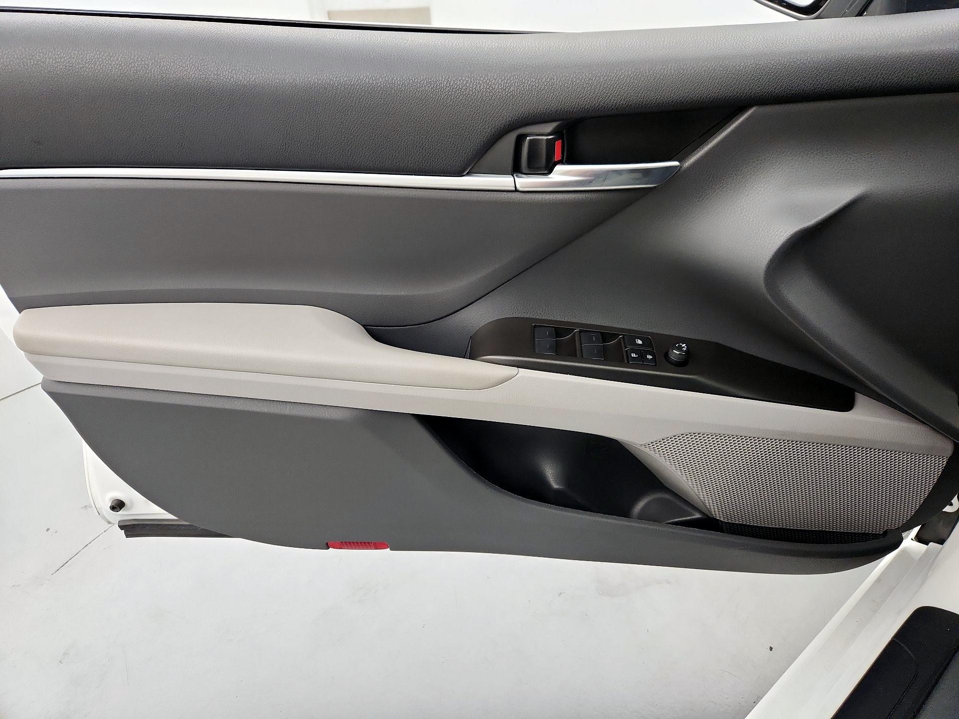 Thumbnail: 2023 Toyota Camry - 12