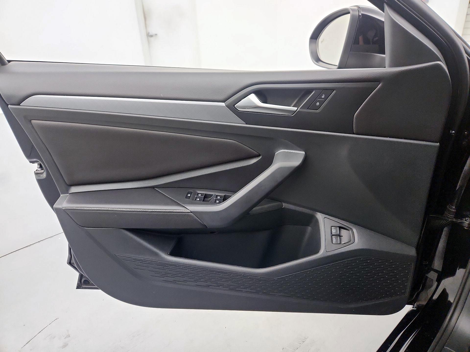 Thumbnail: 2023 Volkswagen Jetta - 12