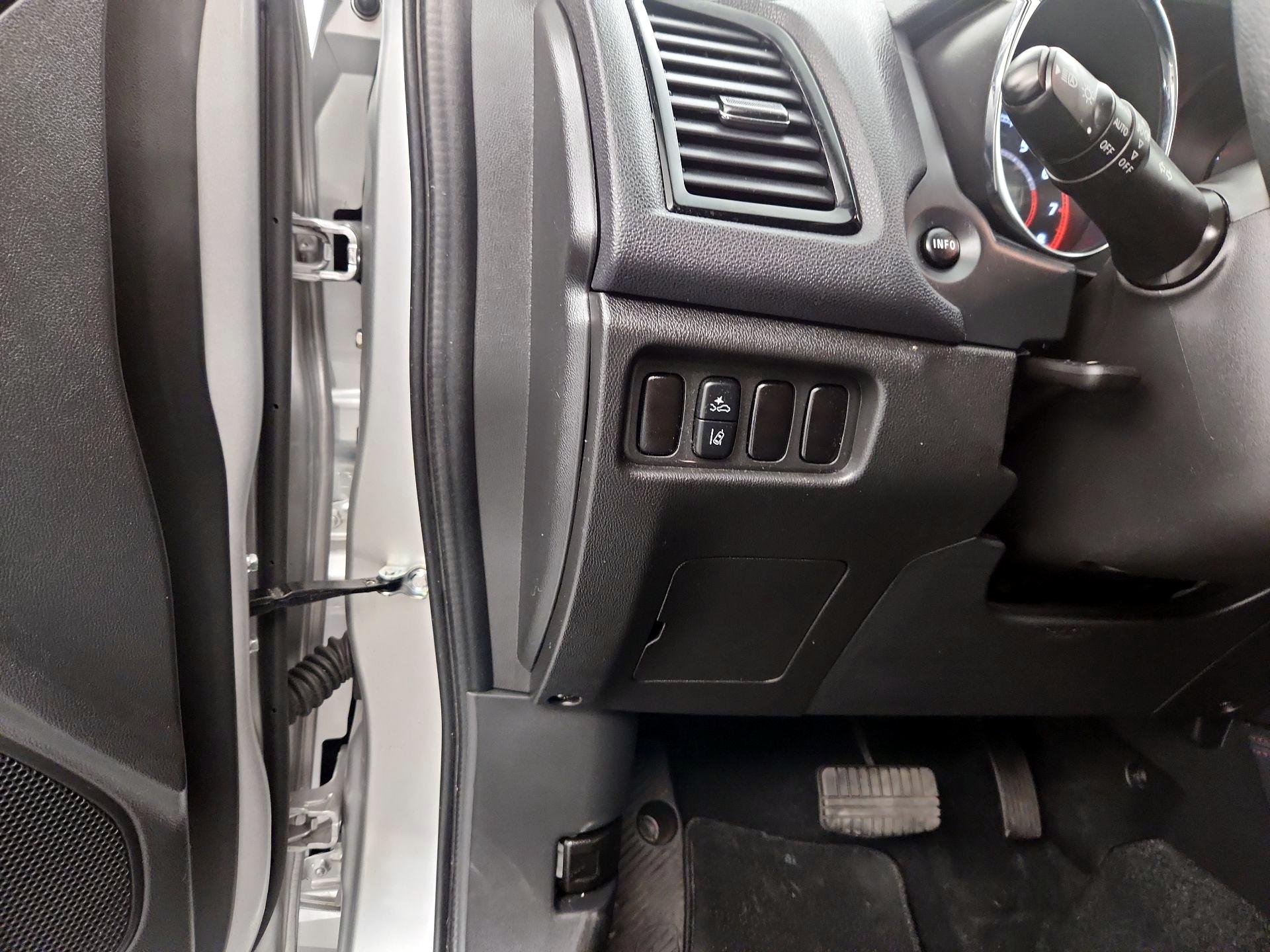 Thumbnail: 2025 Mitsubishi Outlander Sport - 13