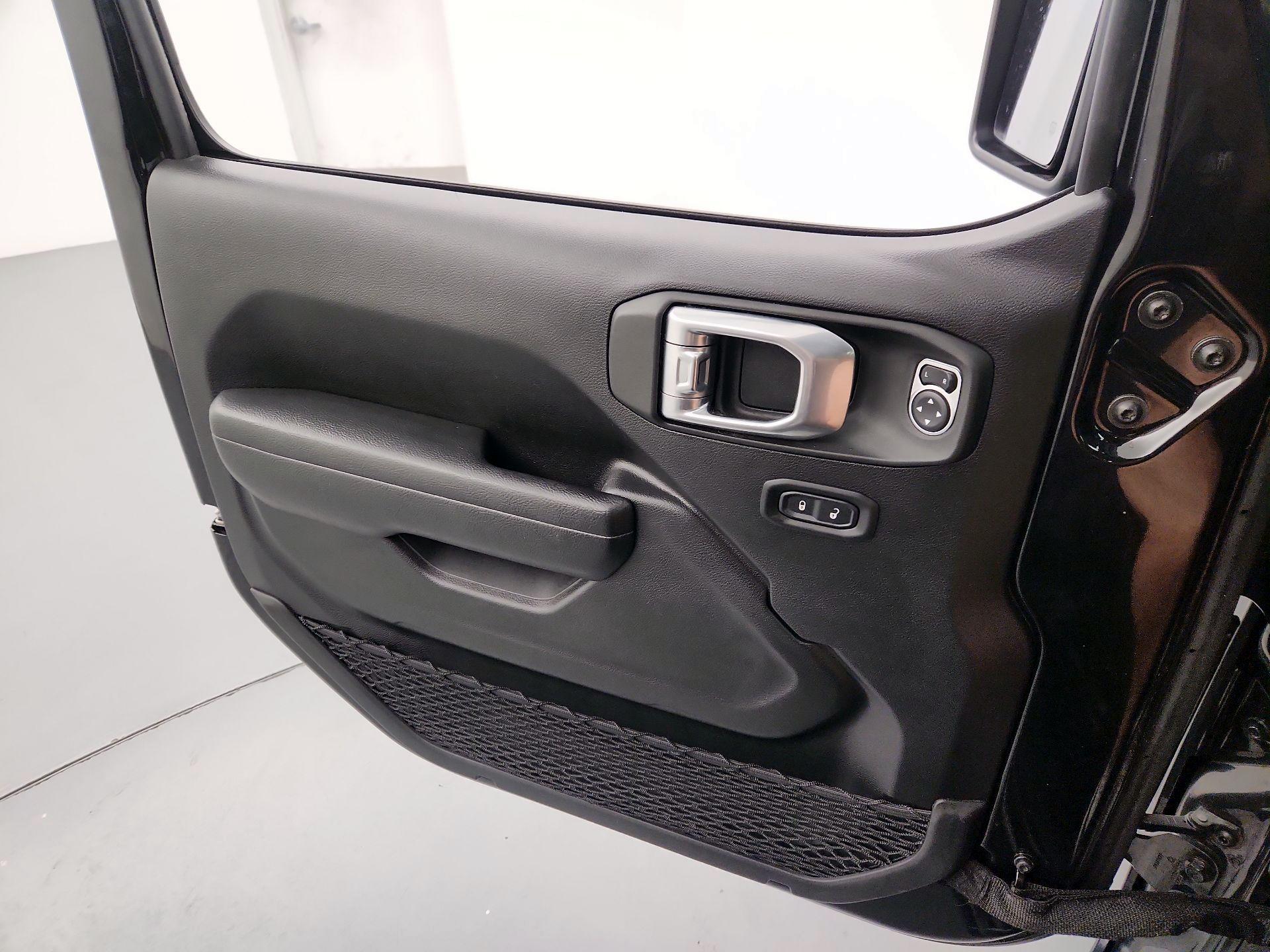 Thumbnail: 2022 Jeep Gladiator - 12