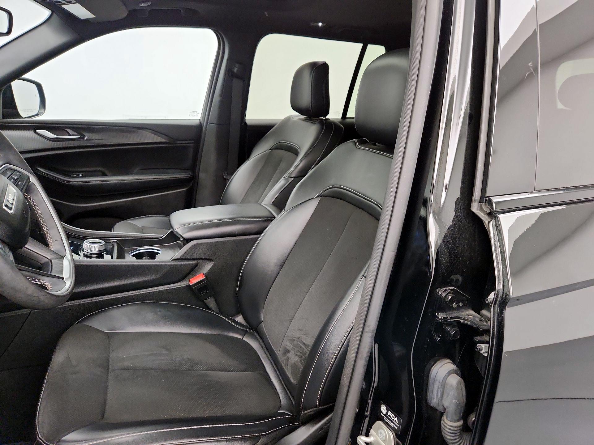 Thumbnail: 2024 Jeep Grand Cherokee - 11