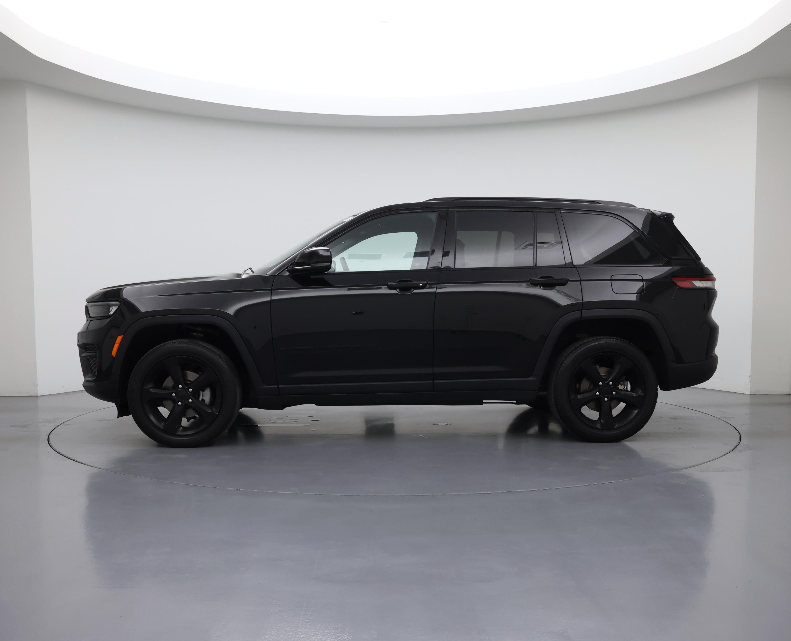 Thumbnail: 2024 Jeep Grand Cherokee - 3