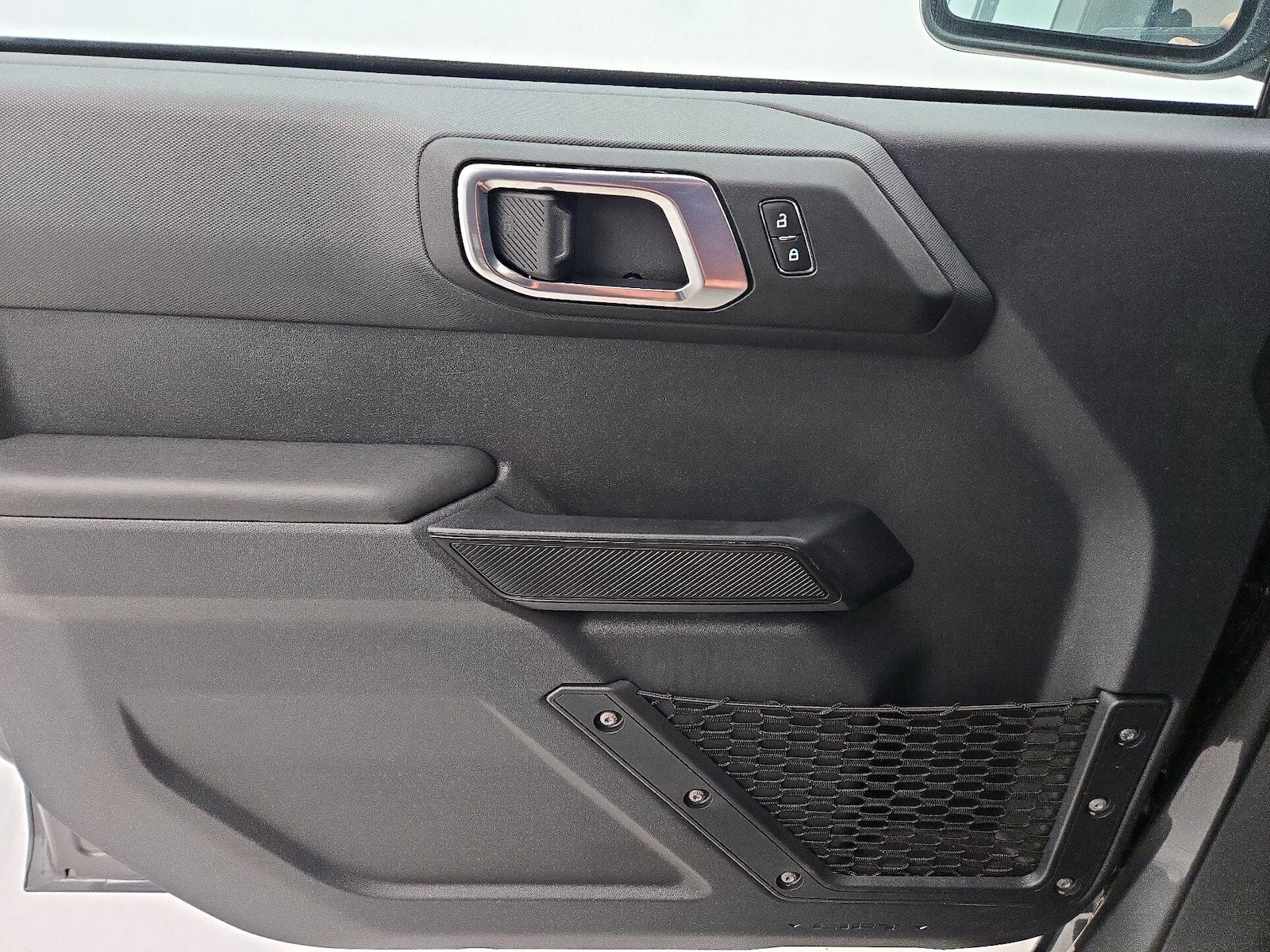 2025 Ford Bronco 4-Door Base - Photo 13