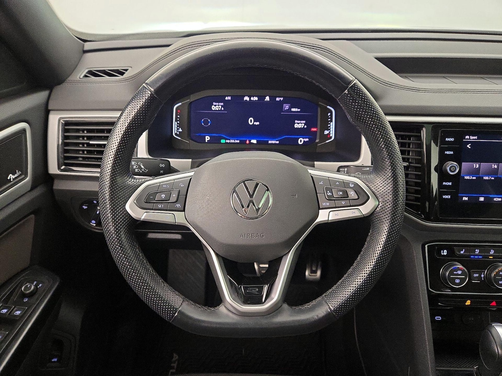2021 Volkswagen Atlas Cross Sport SEL Premium R-Line - Photo 11