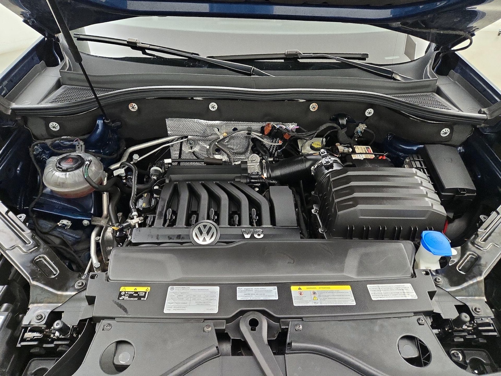 2021 Volkswagen Atlas Cross Sport SEL Premium R-Line - Photo 23