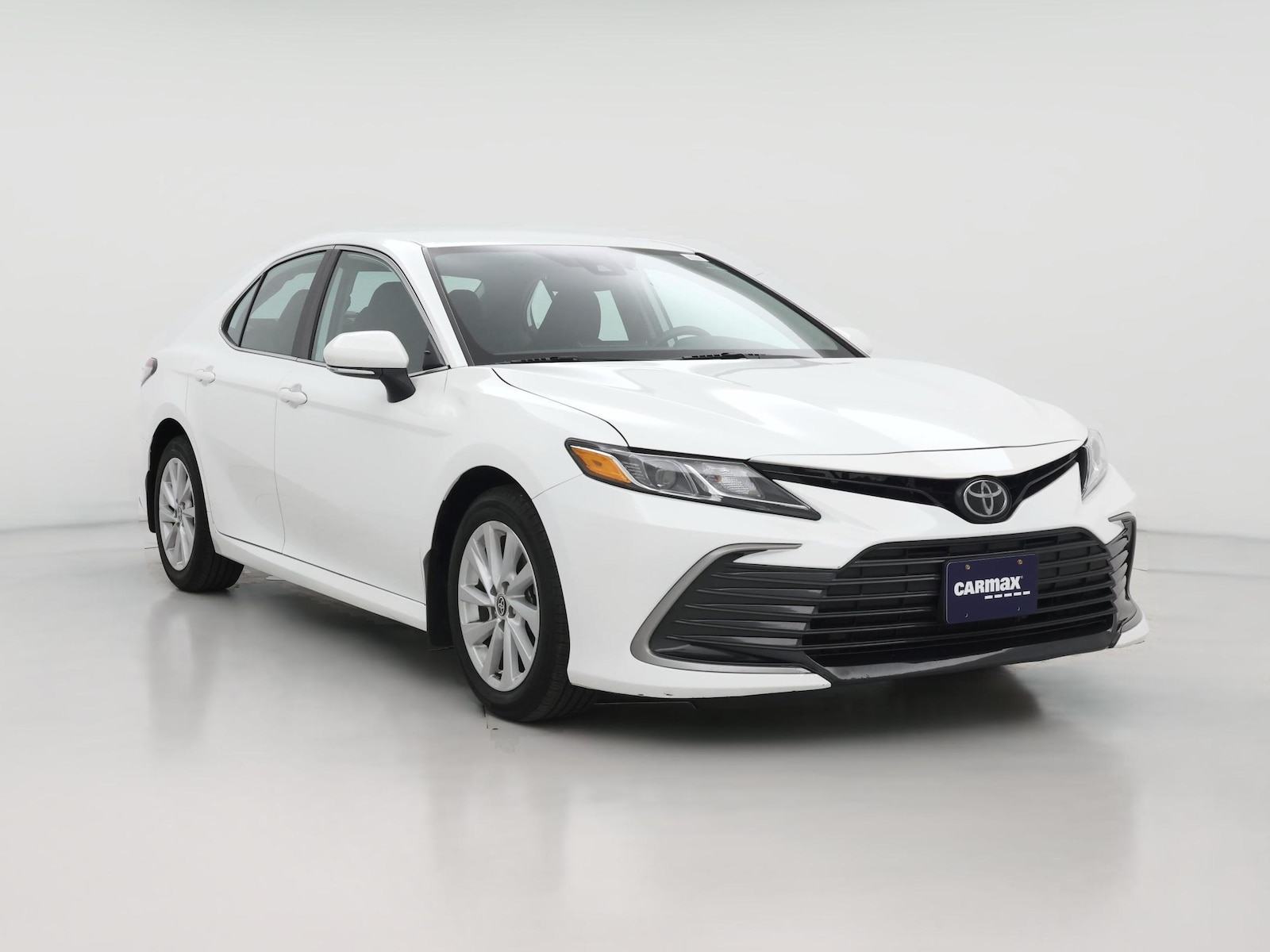2023 Toyota Camry LE - Photo 1