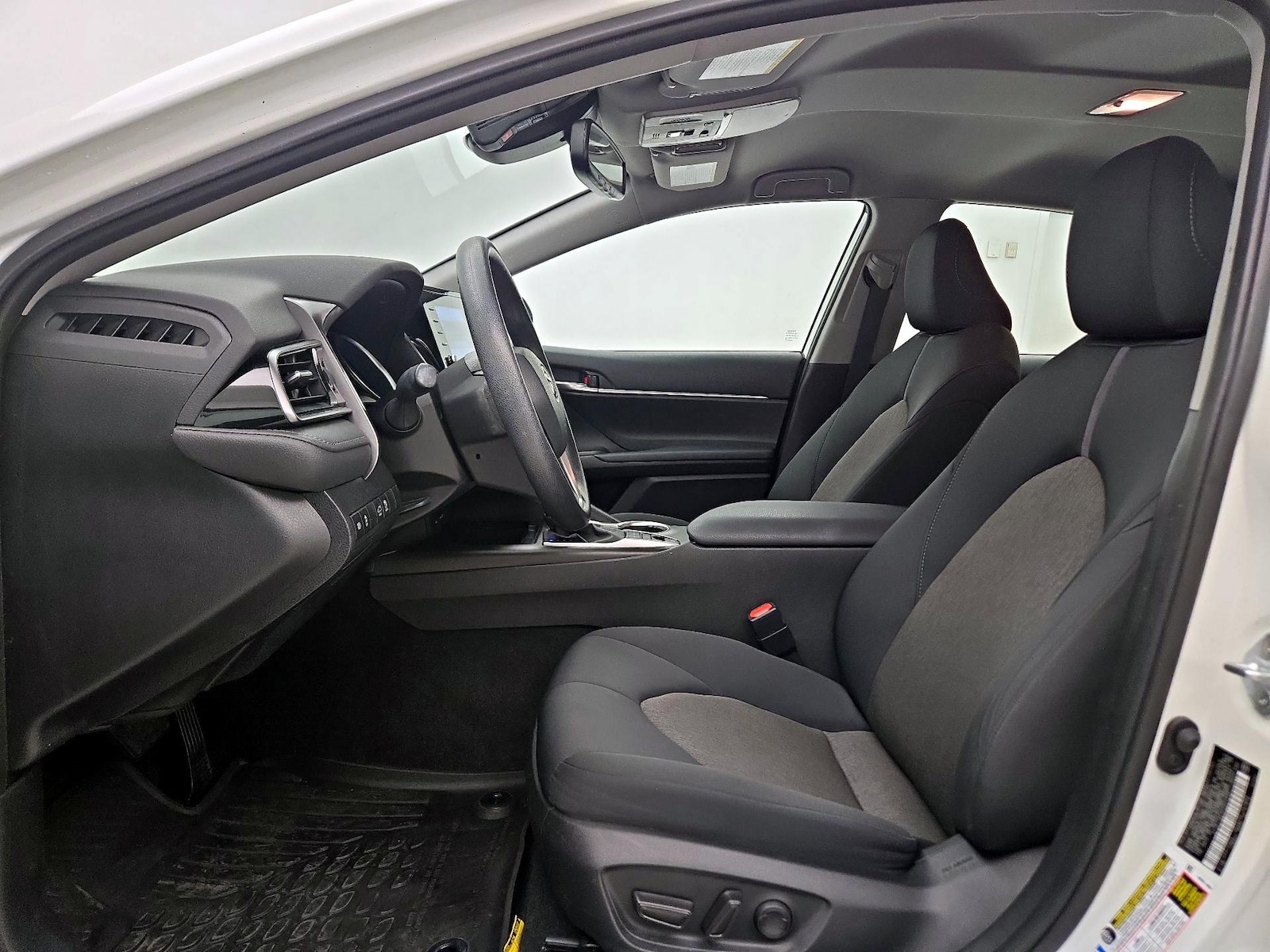 2023 Toyota Camry LE - Photo 12