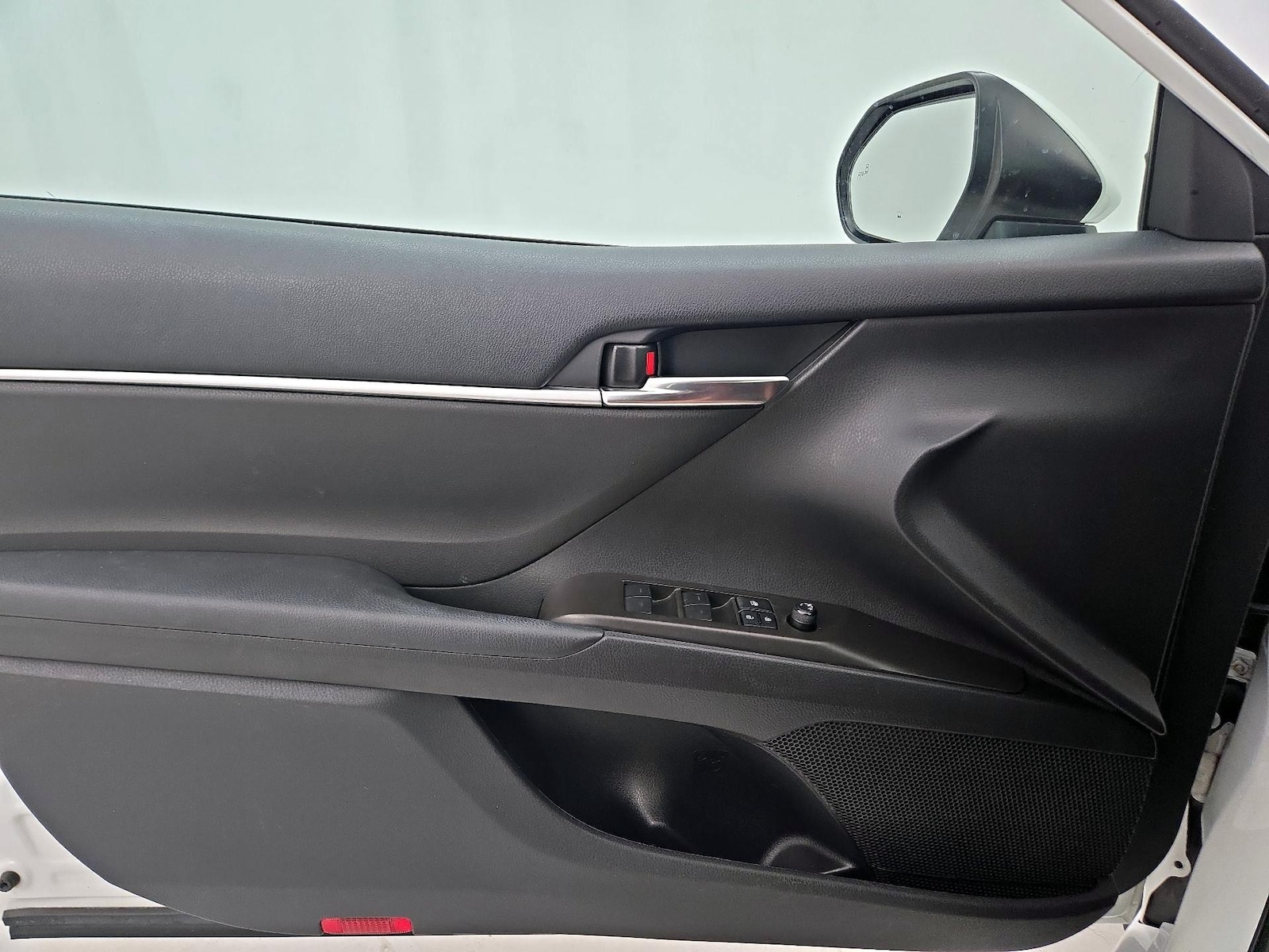 2023 Toyota Camry LE - Photo 13