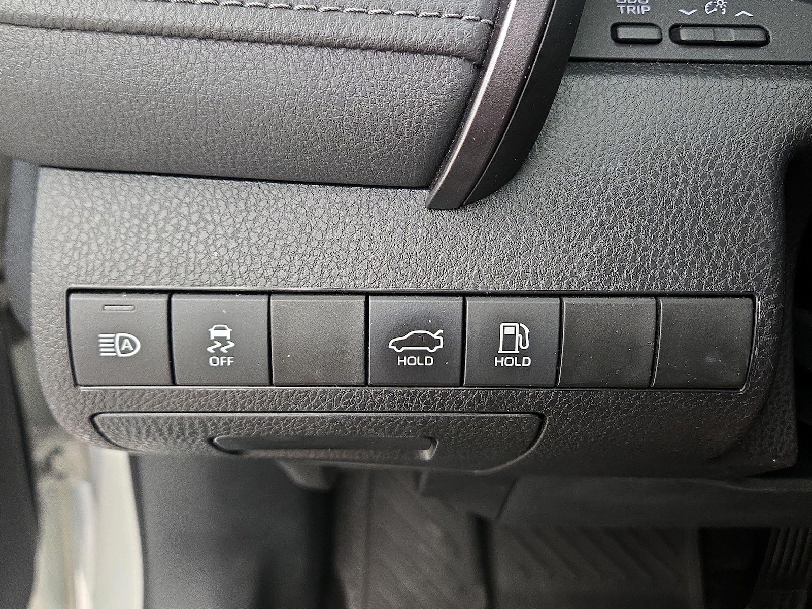 2023 Toyota Camry LE - Photo 14