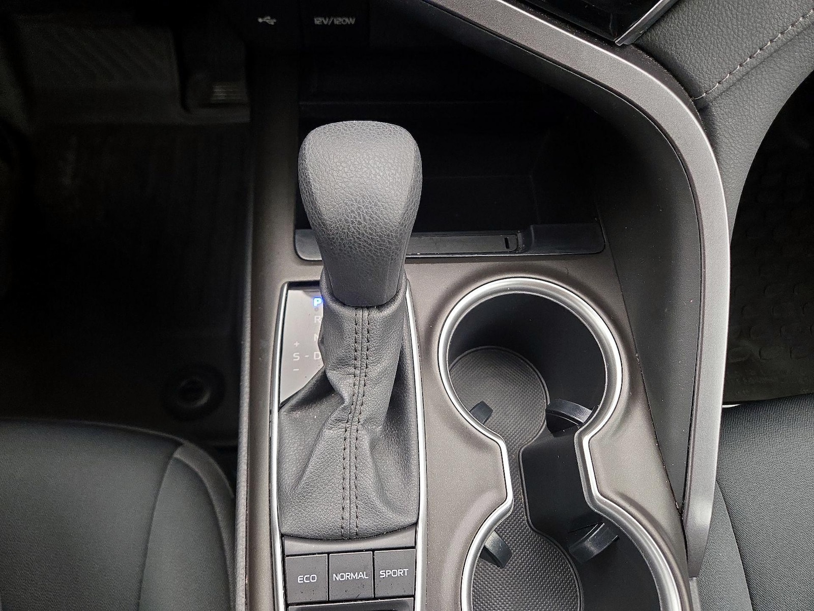 2023 Toyota Camry LE - Photo 18