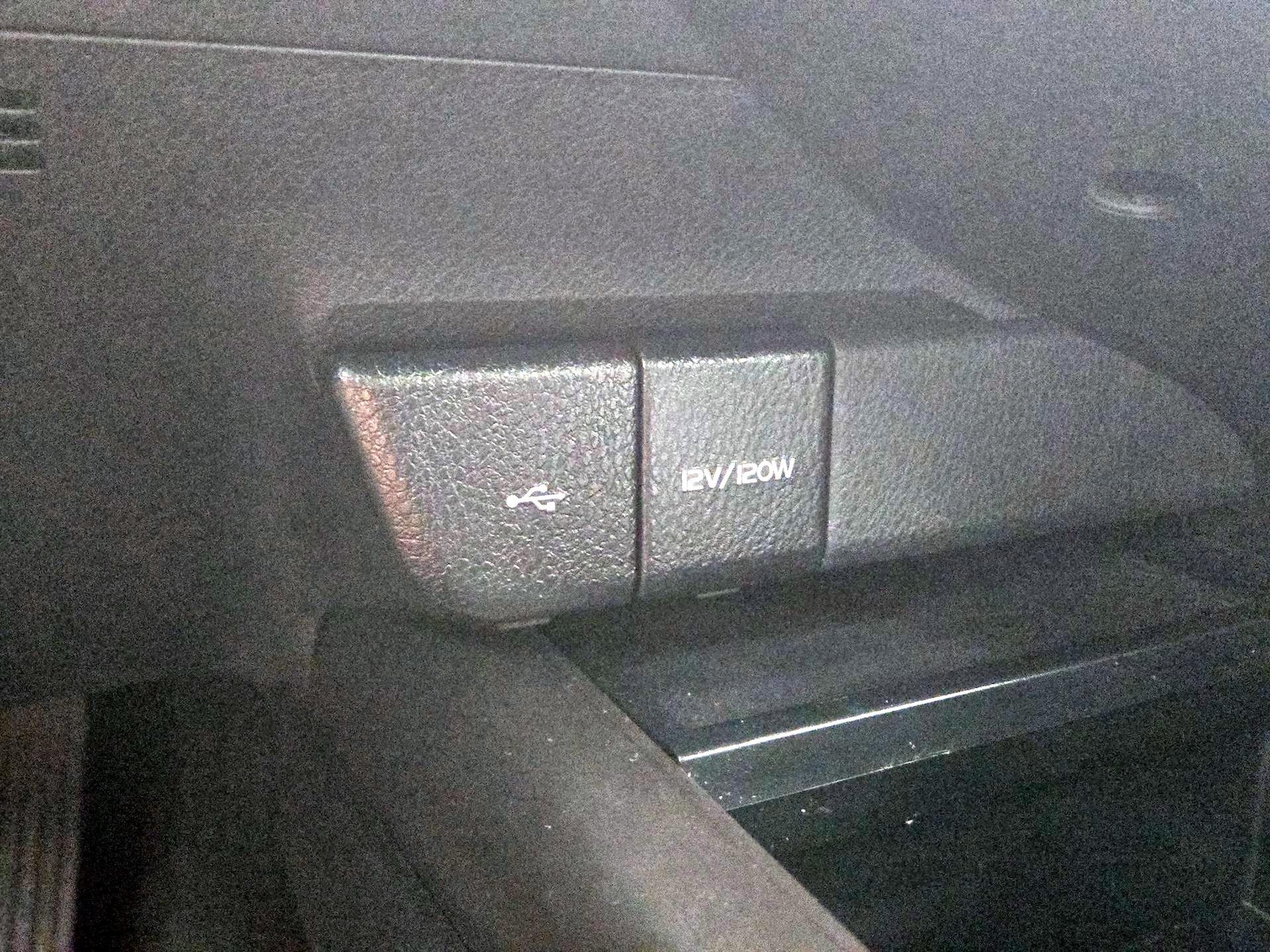 2023 Toyota Camry LE - Photo 19