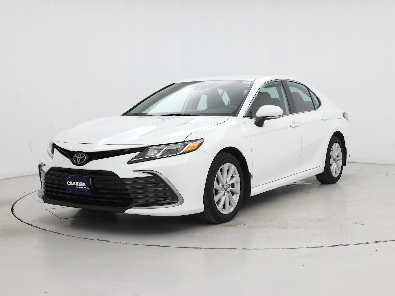 2023 Toyota Camry LE - Photo 5