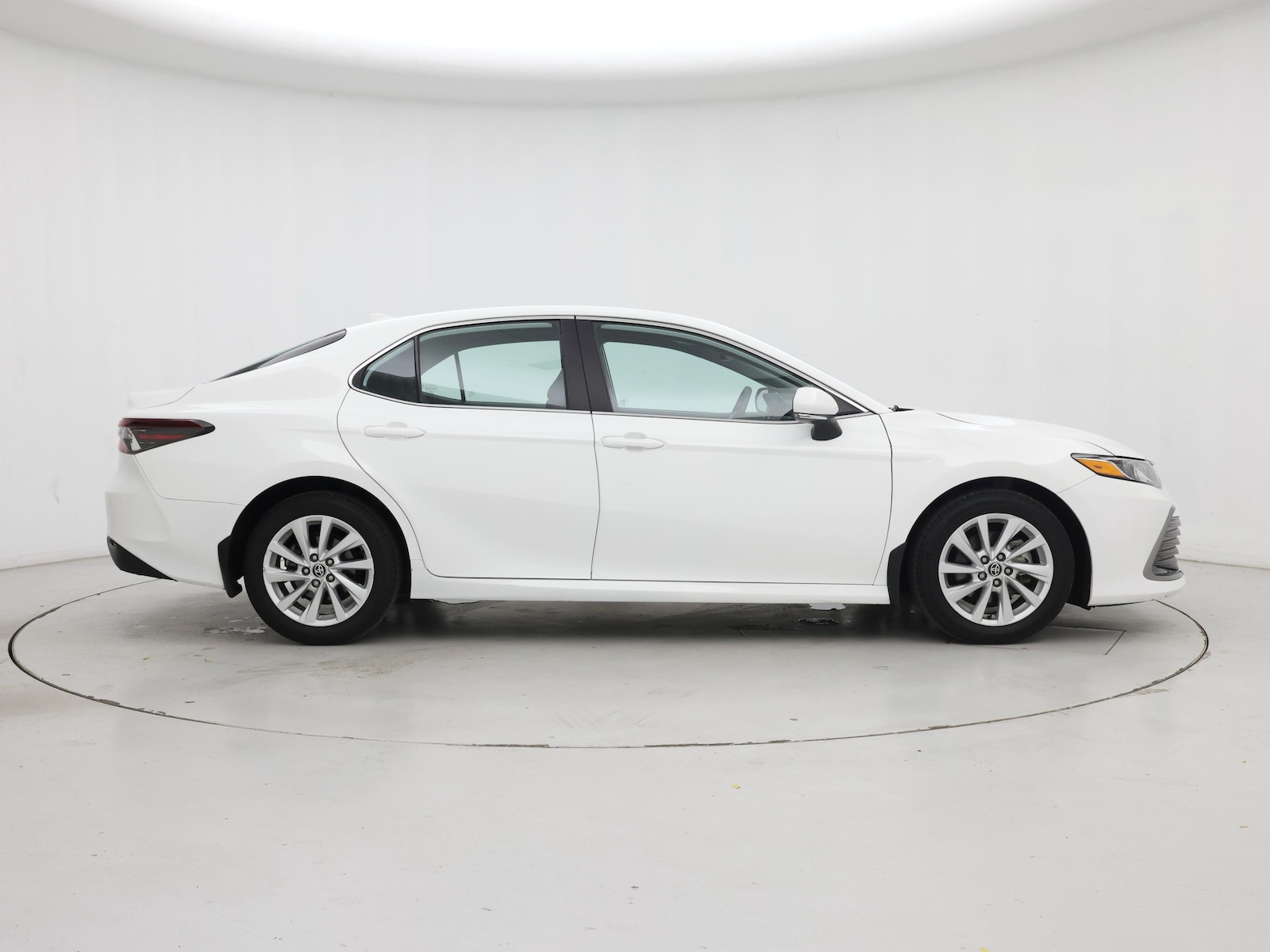 2023 Toyota Camry LE - Photo 8