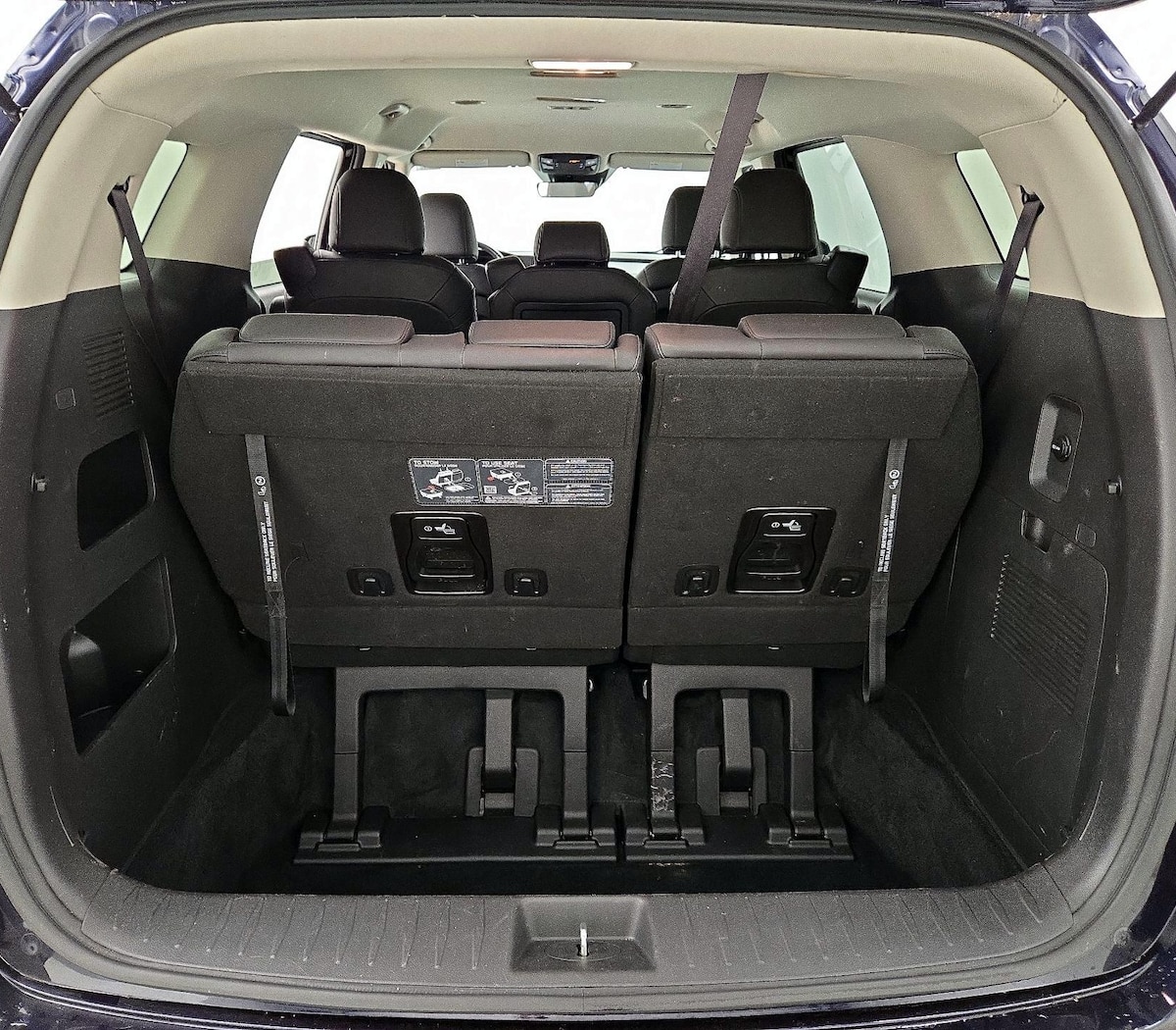 Trunk/Cargo (Seats Up)