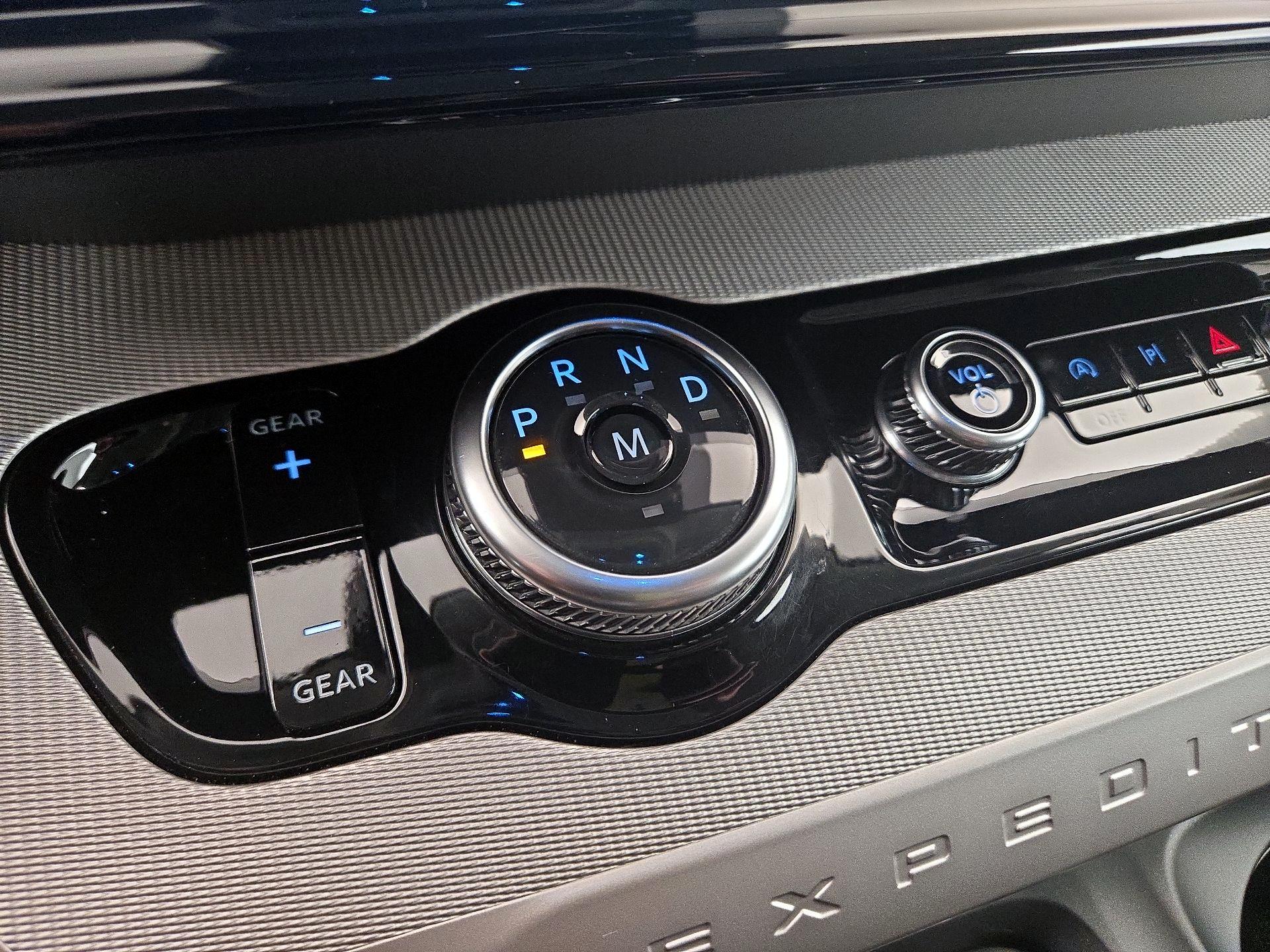 Thumbnail: 2025 Ford Expedition - 18