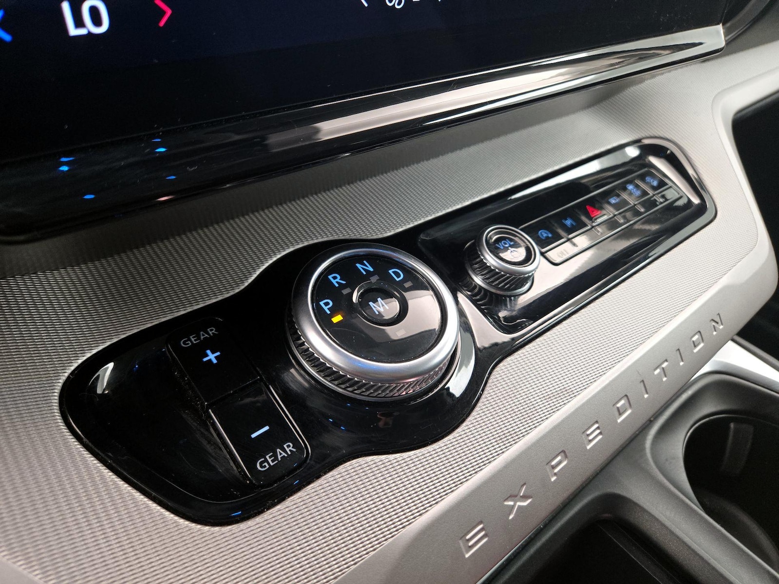 2025 Ford Expedition Active - Photo 18