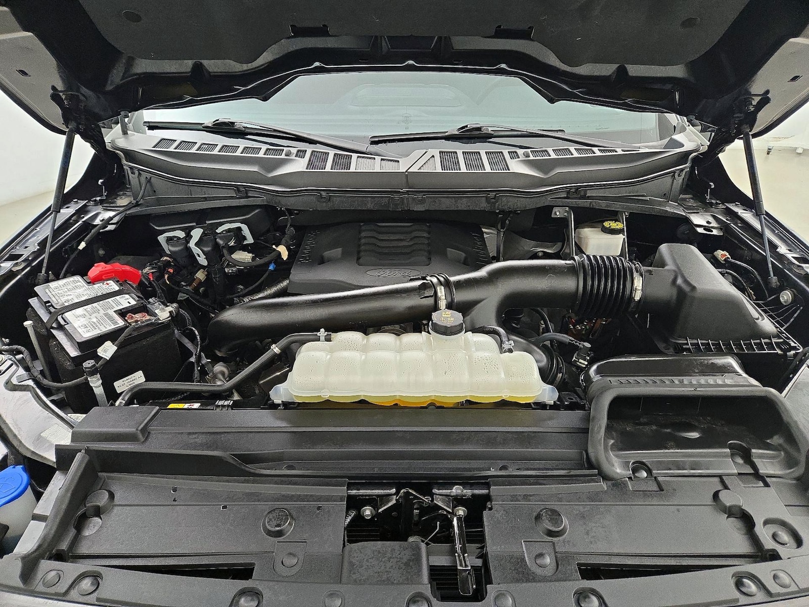 2023 Ford F-150 XLT - Photo 23