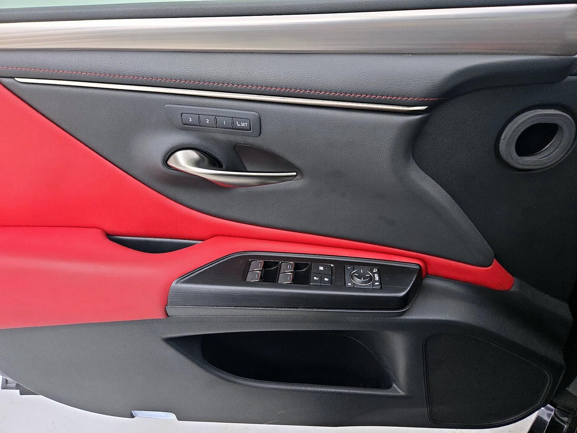 Thumbnail: 2021 Lexus ES - 12