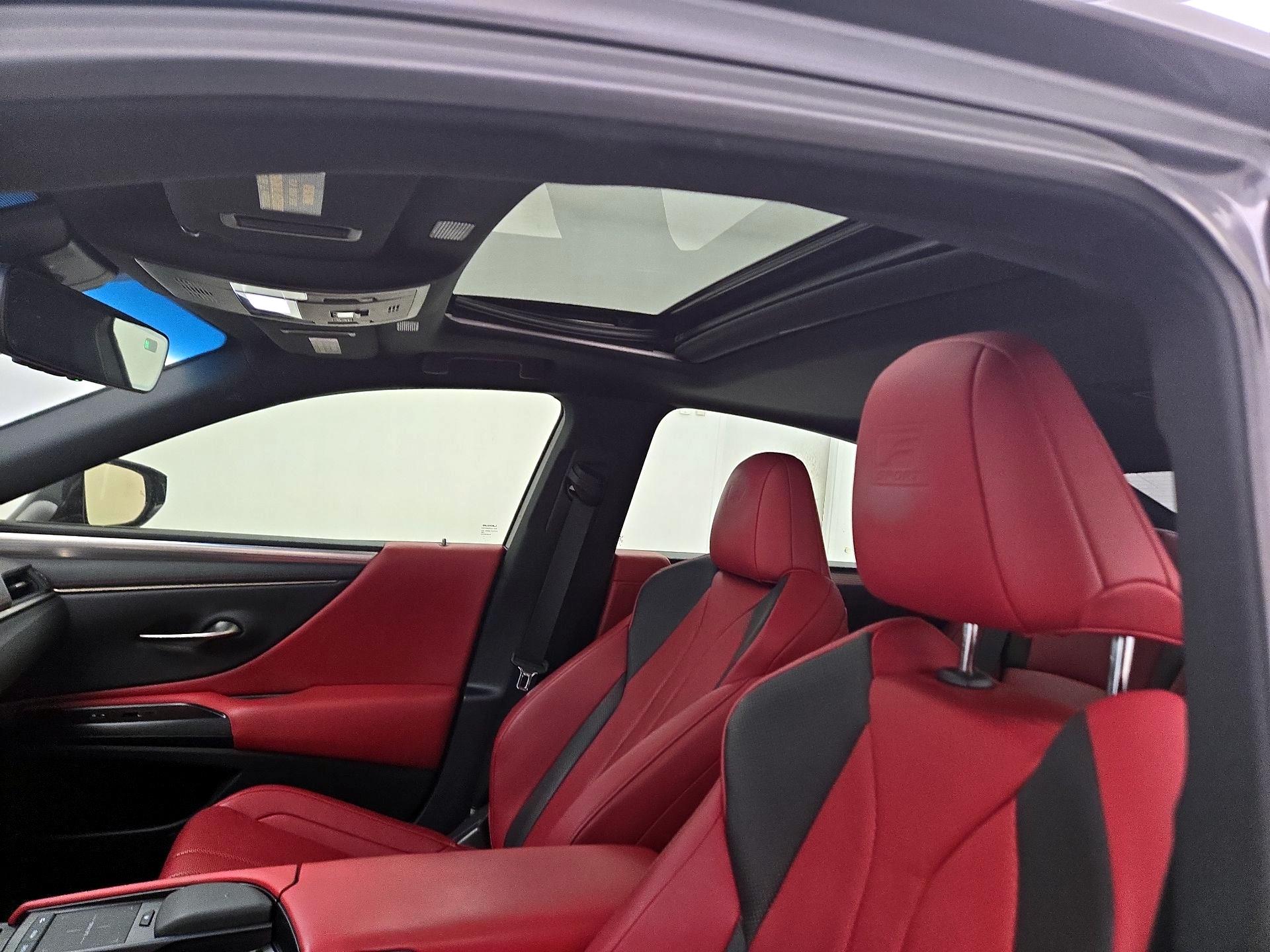 Thumbnail: 2021 Lexus ES - 19