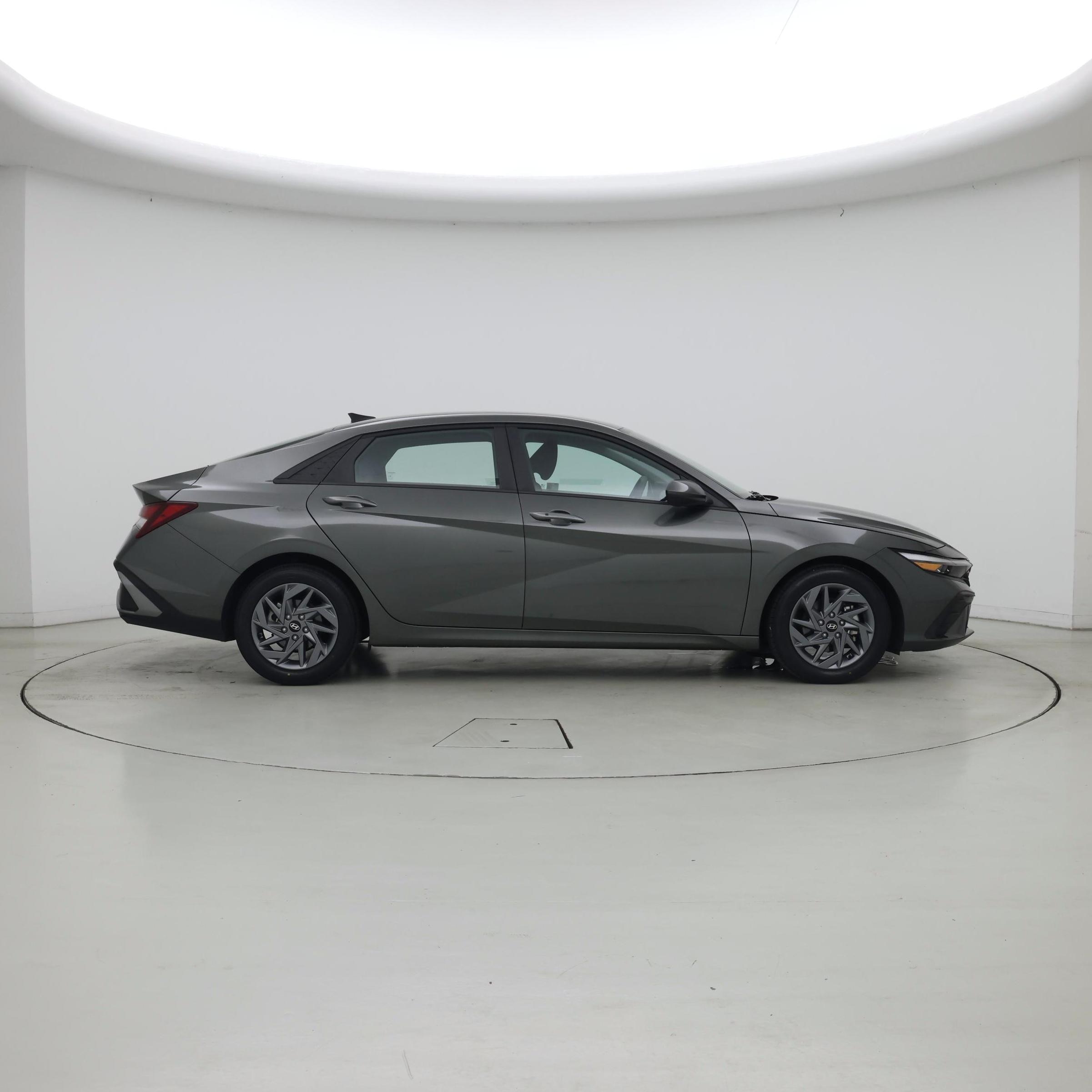 Thumbnail: 2024 Hyundai Elantra - 7