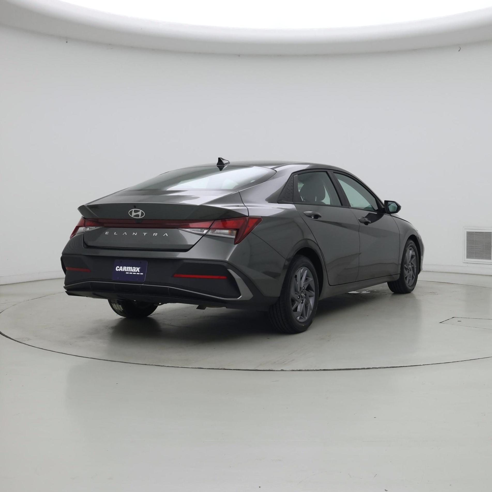 Thumbnail: 2024 Hyundai Elantra - 8